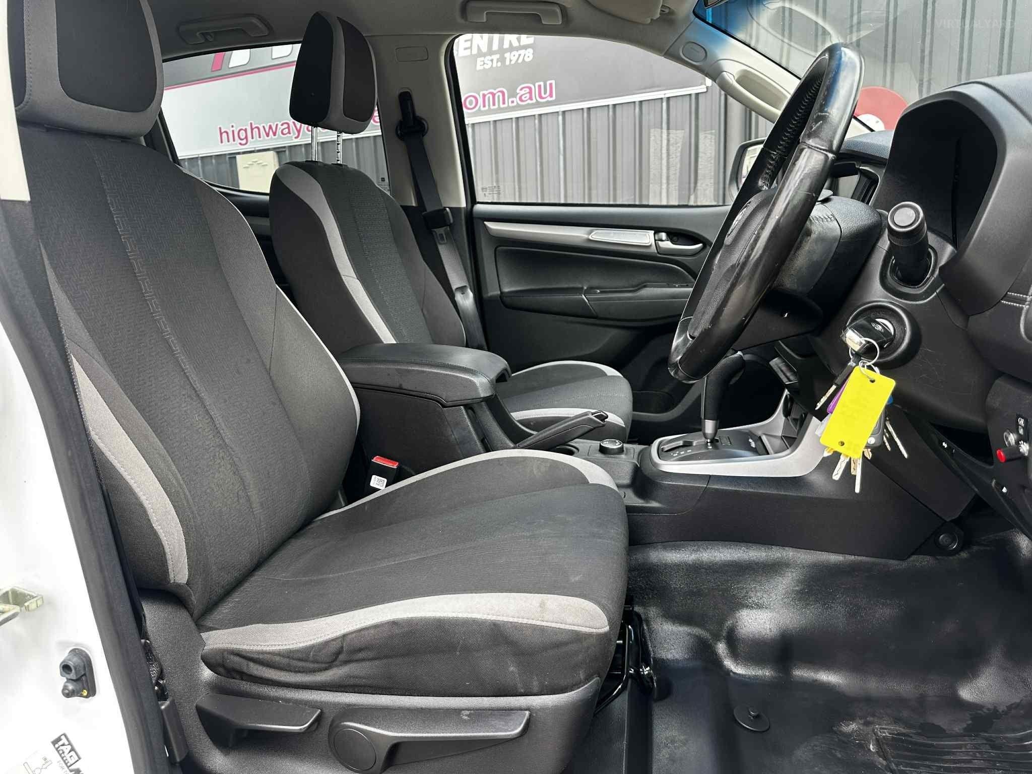 HOLDEN COLORADO