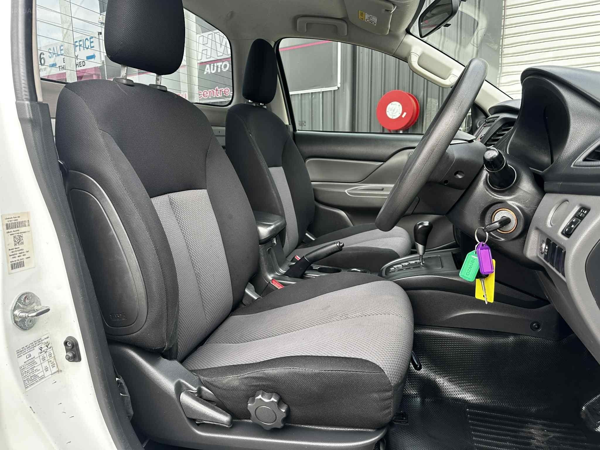 MITSUBISHI TRITON