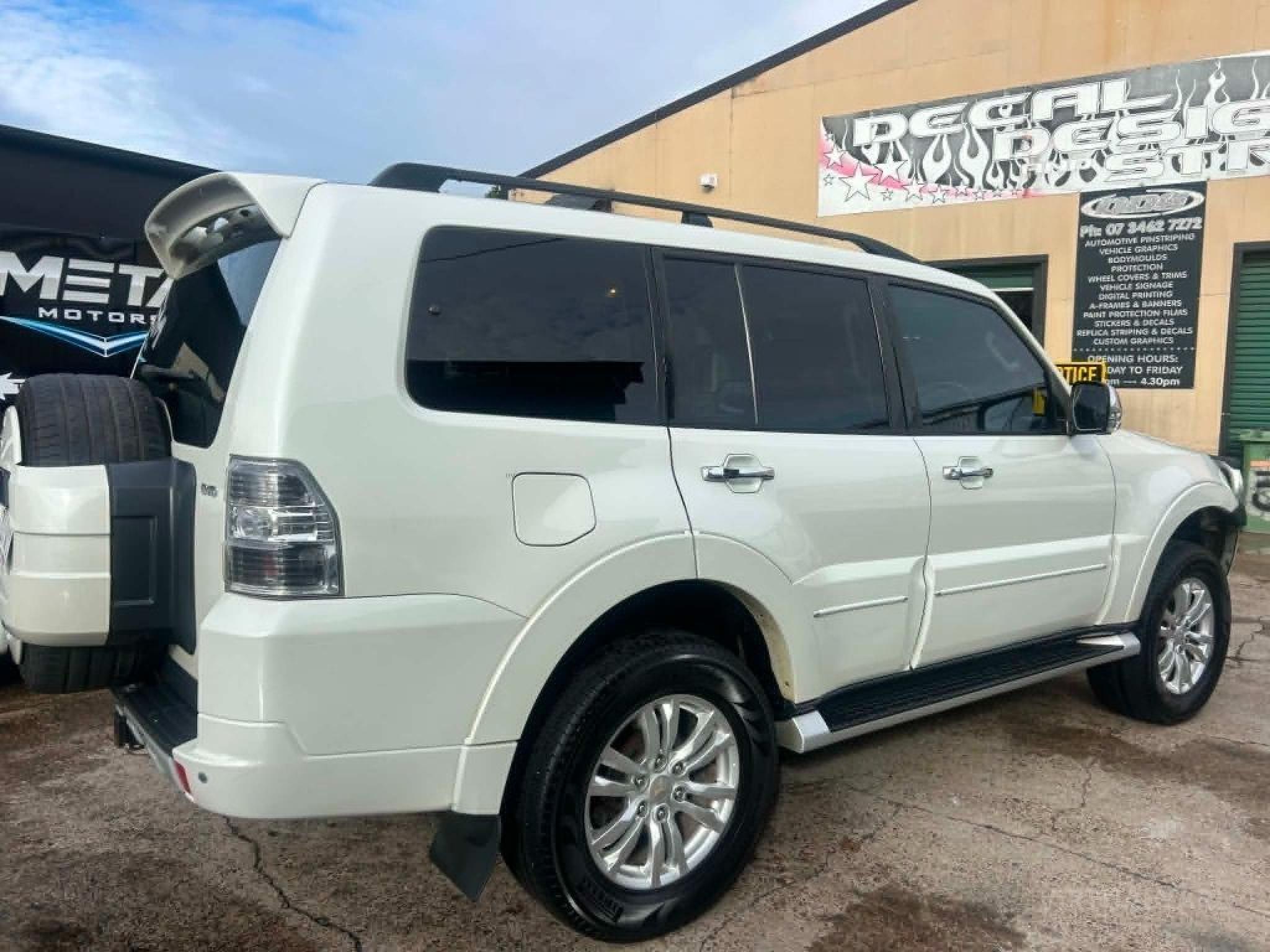 MITSUBISHI PAJERO