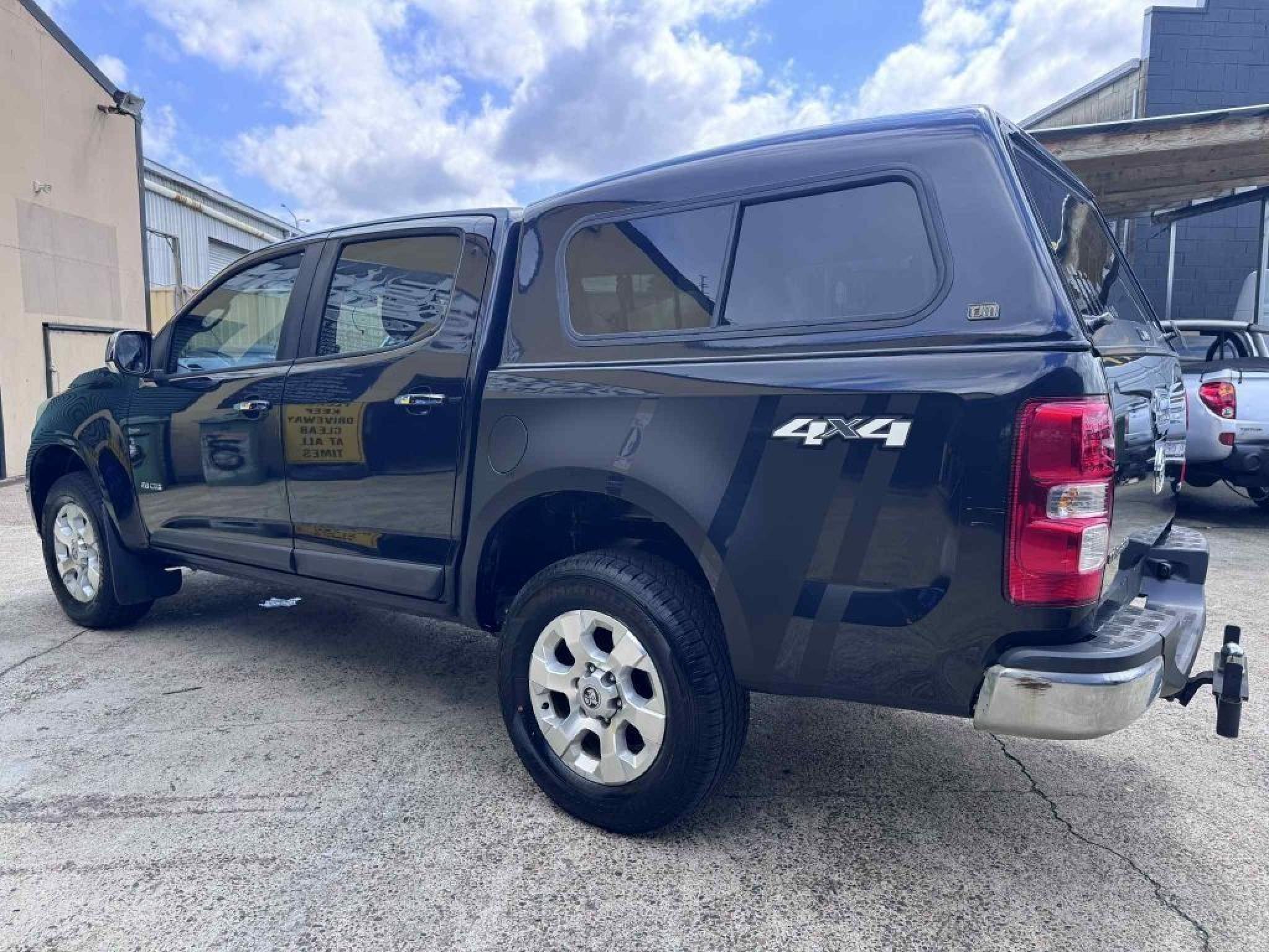 HOLDEN COLORADO