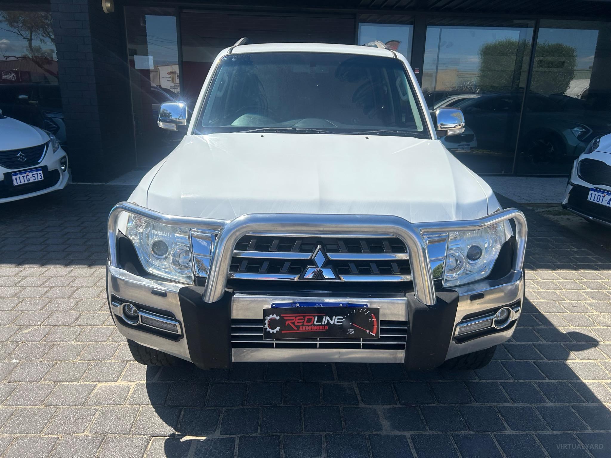 MITSUBISHI PAJERO