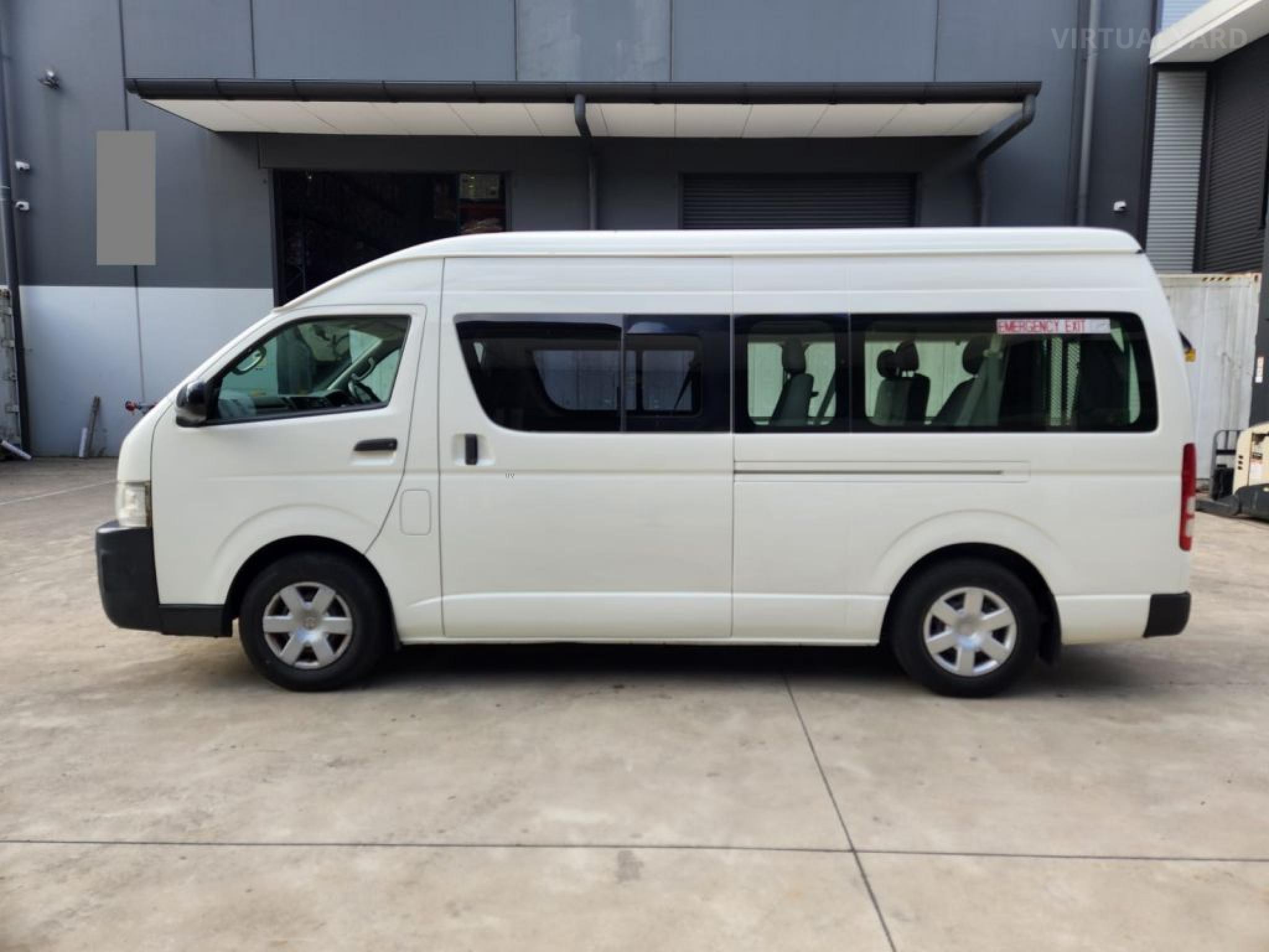 TOYOTA HIACE