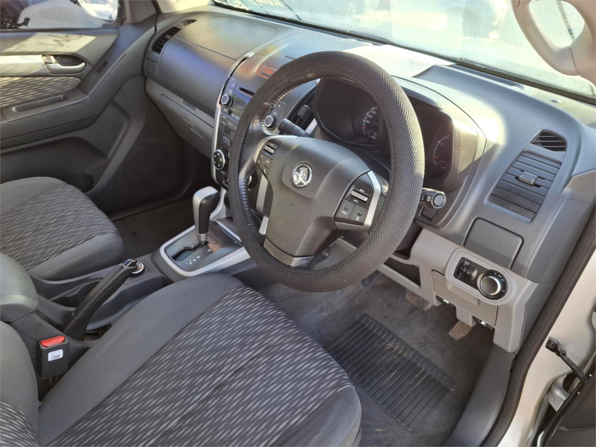 HOLDEN COLORADO