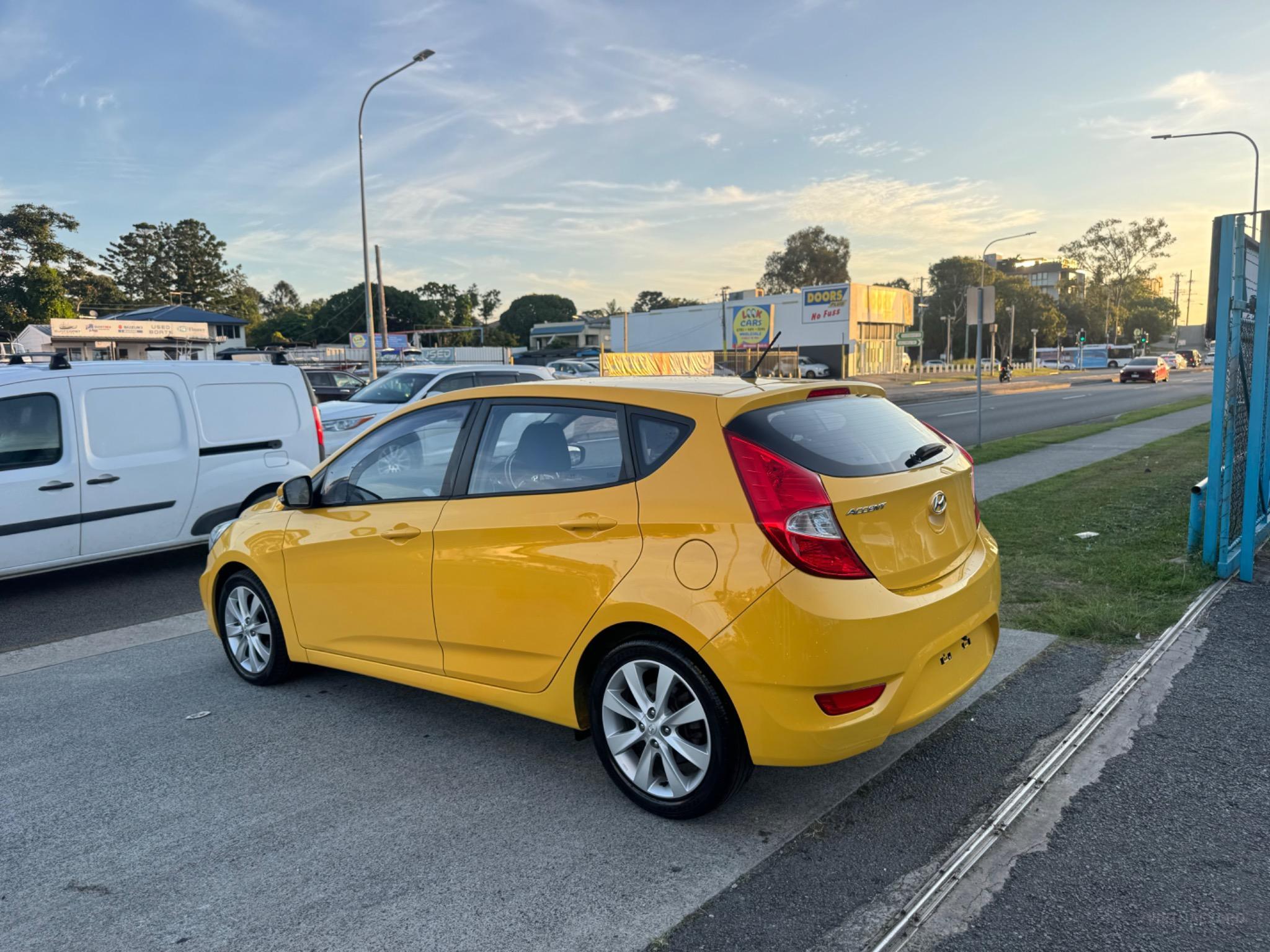 HYUNDAI ACCENT