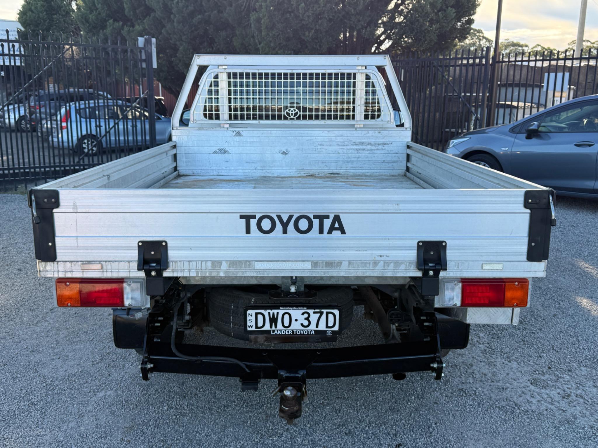 TOYOTA HILUX