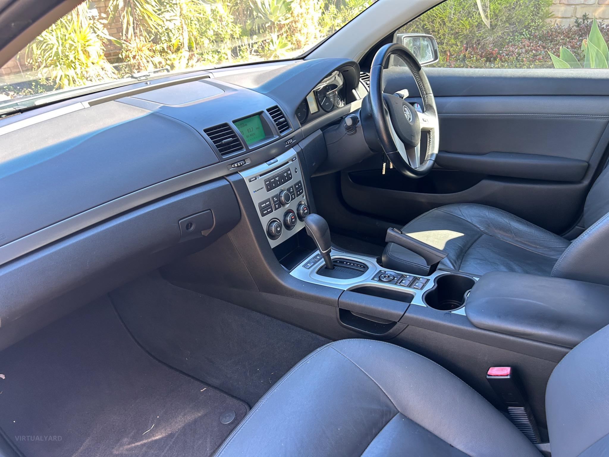 HOLDEN COMMODORE
