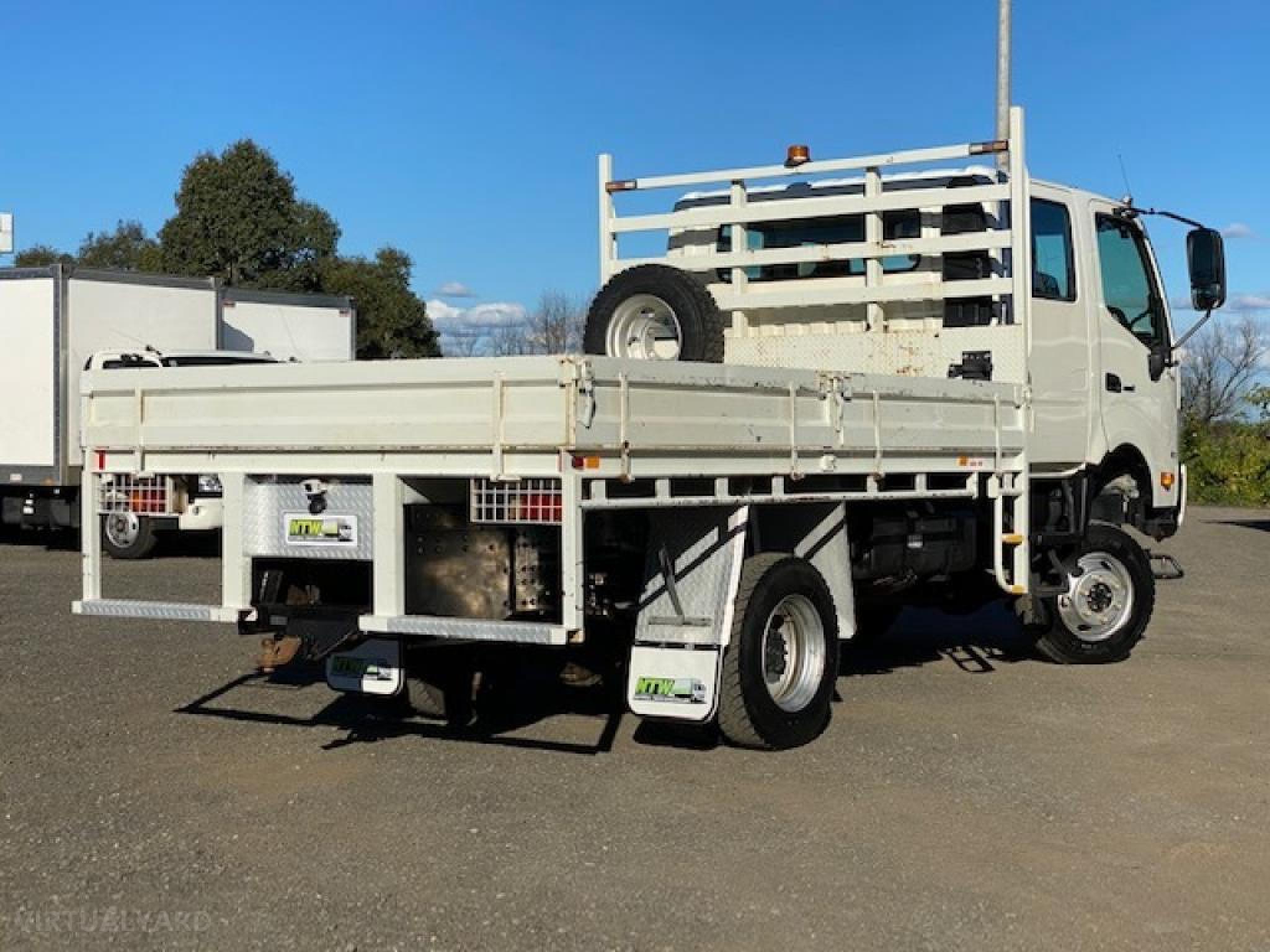 Hino 300 Series 817 4x4 Crew Cab 4x4s For Sale