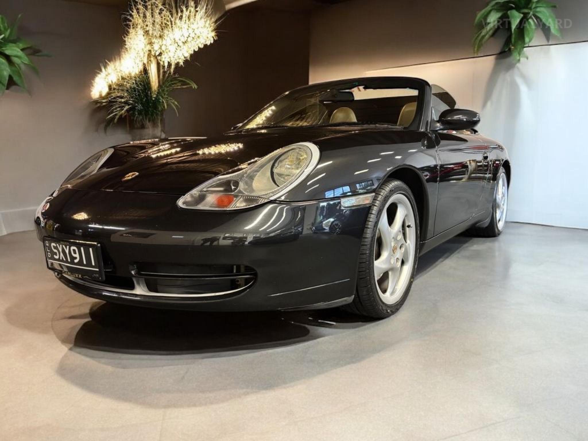 PORSCHE 911