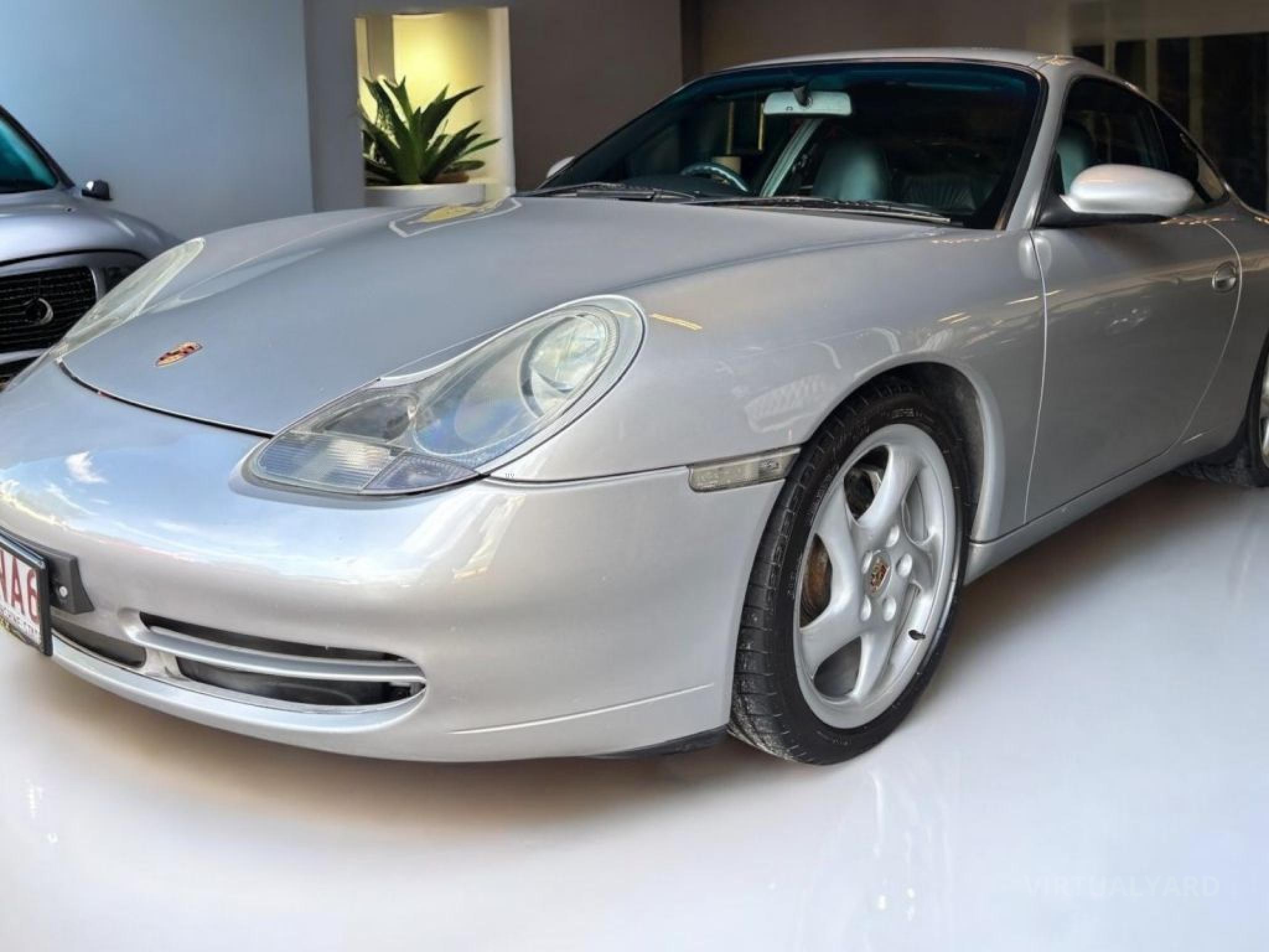 PORSCHE 911