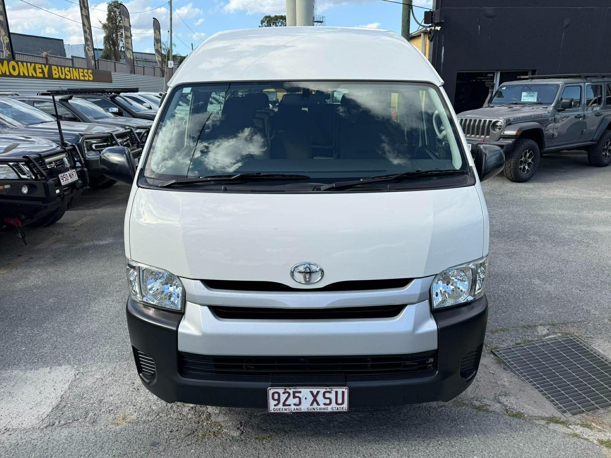 TOYOTA HIACE