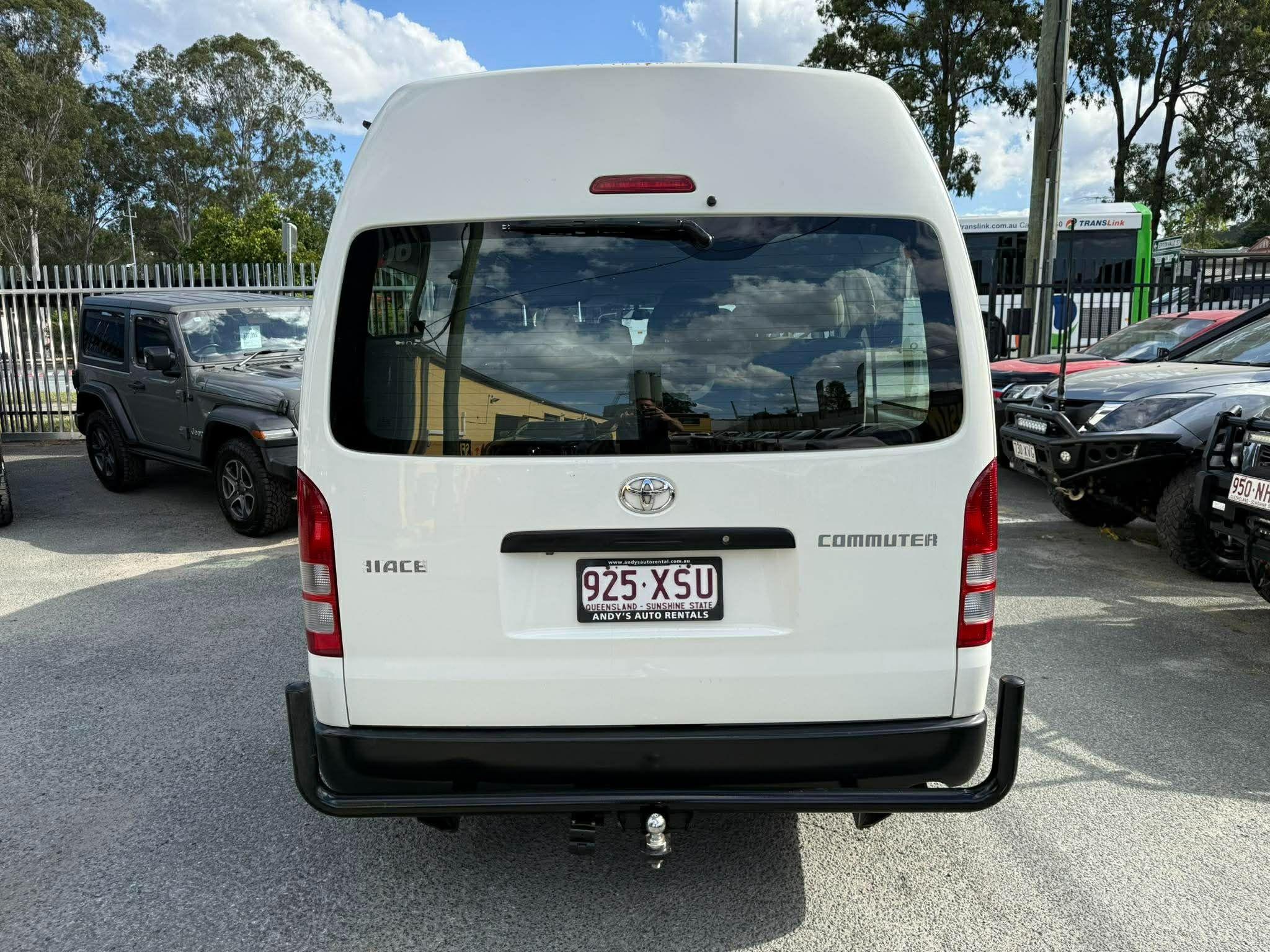TOYOTA HIACE