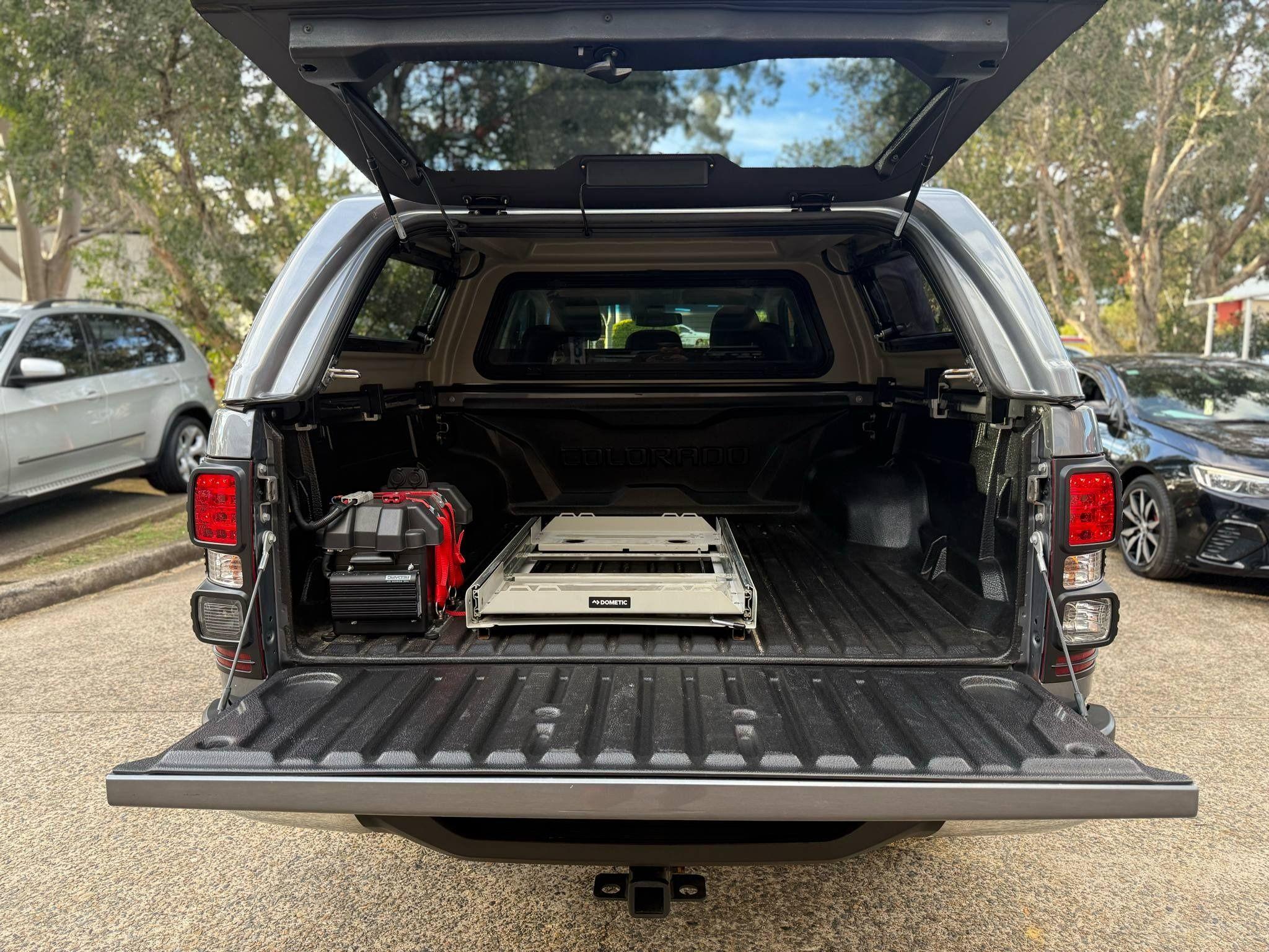 HOLDEN COLORADO