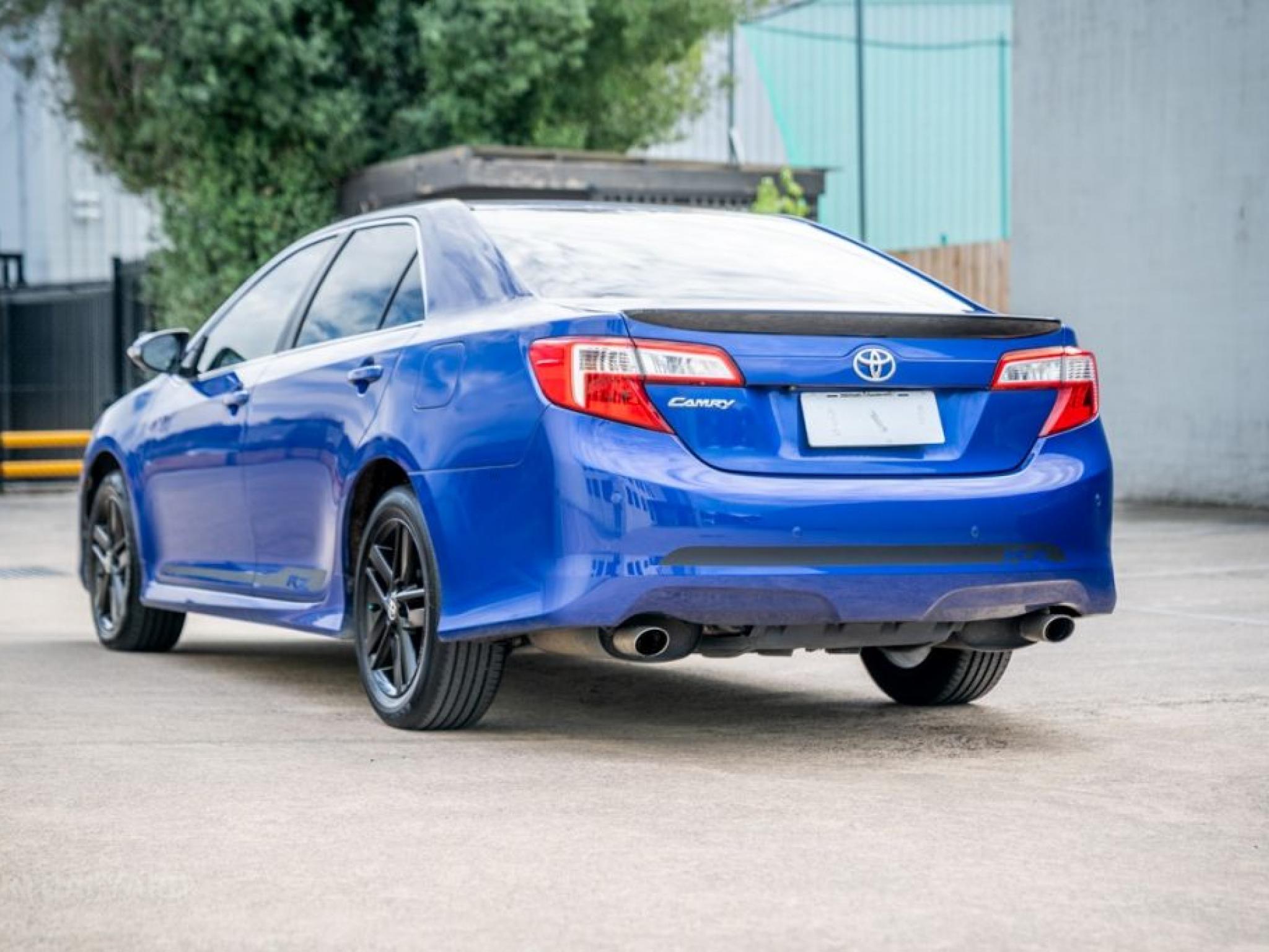 TOYOTA CAMRY