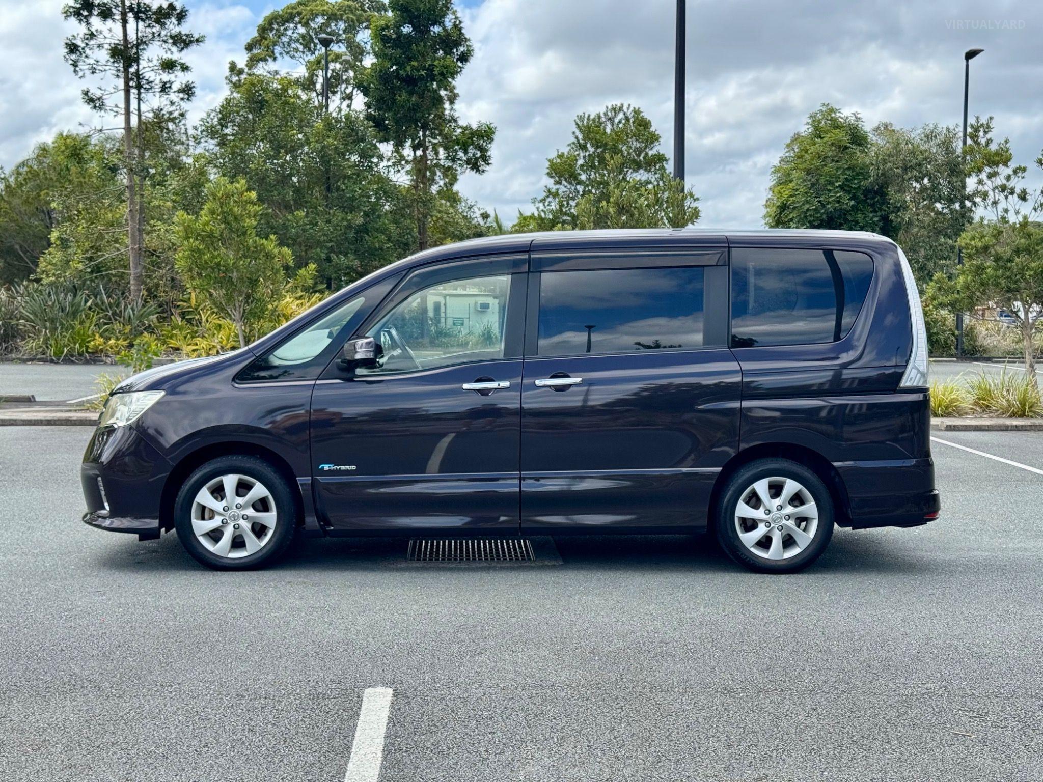 Nissan Serena Hybrid 8 Seat