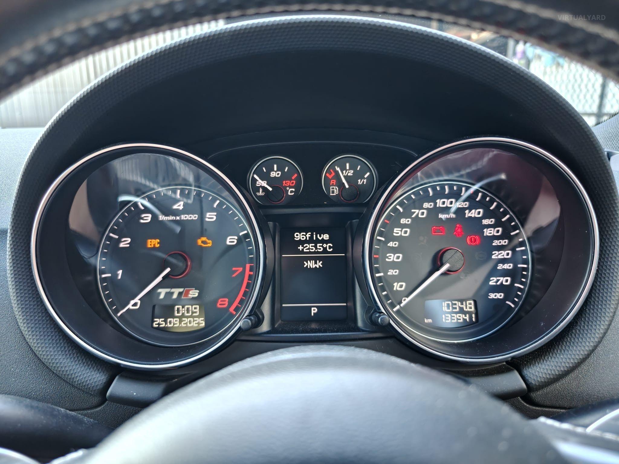 AUDI TT