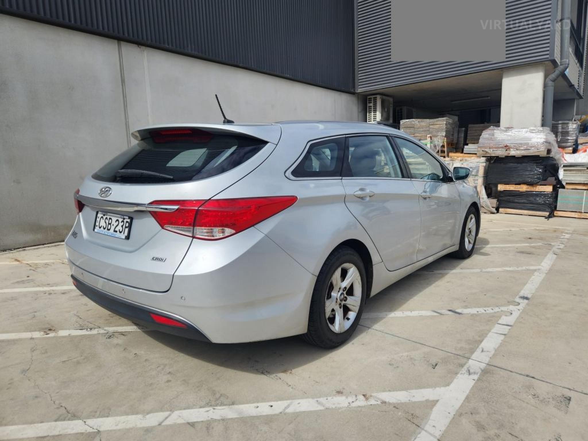 HYUNDAI i40