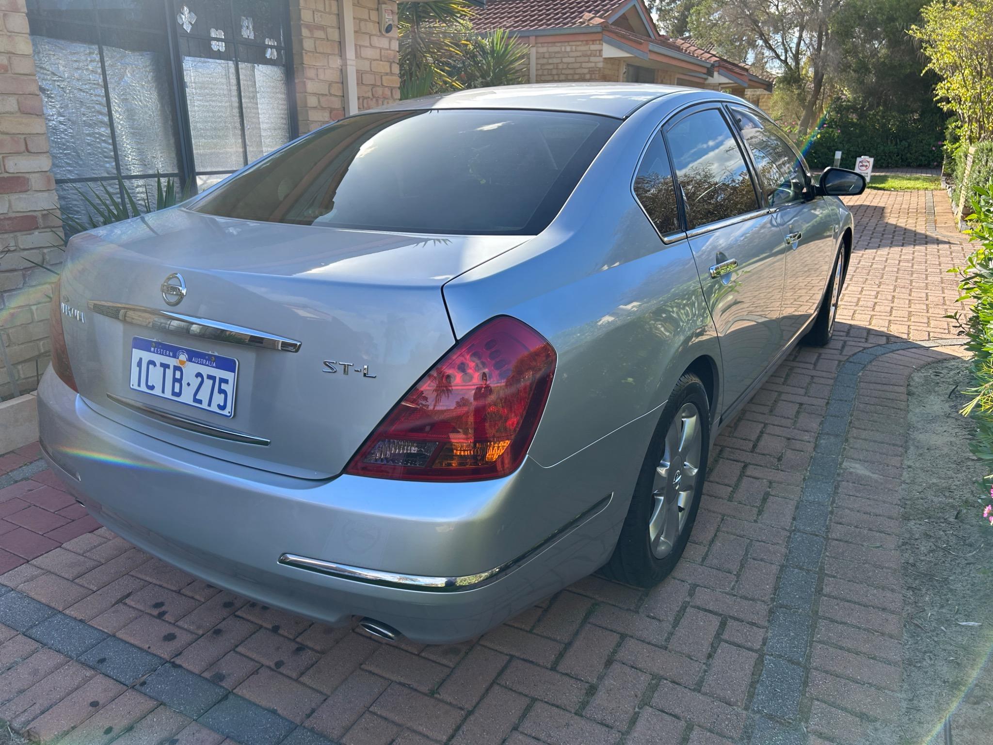 NISSAN MAXIMA