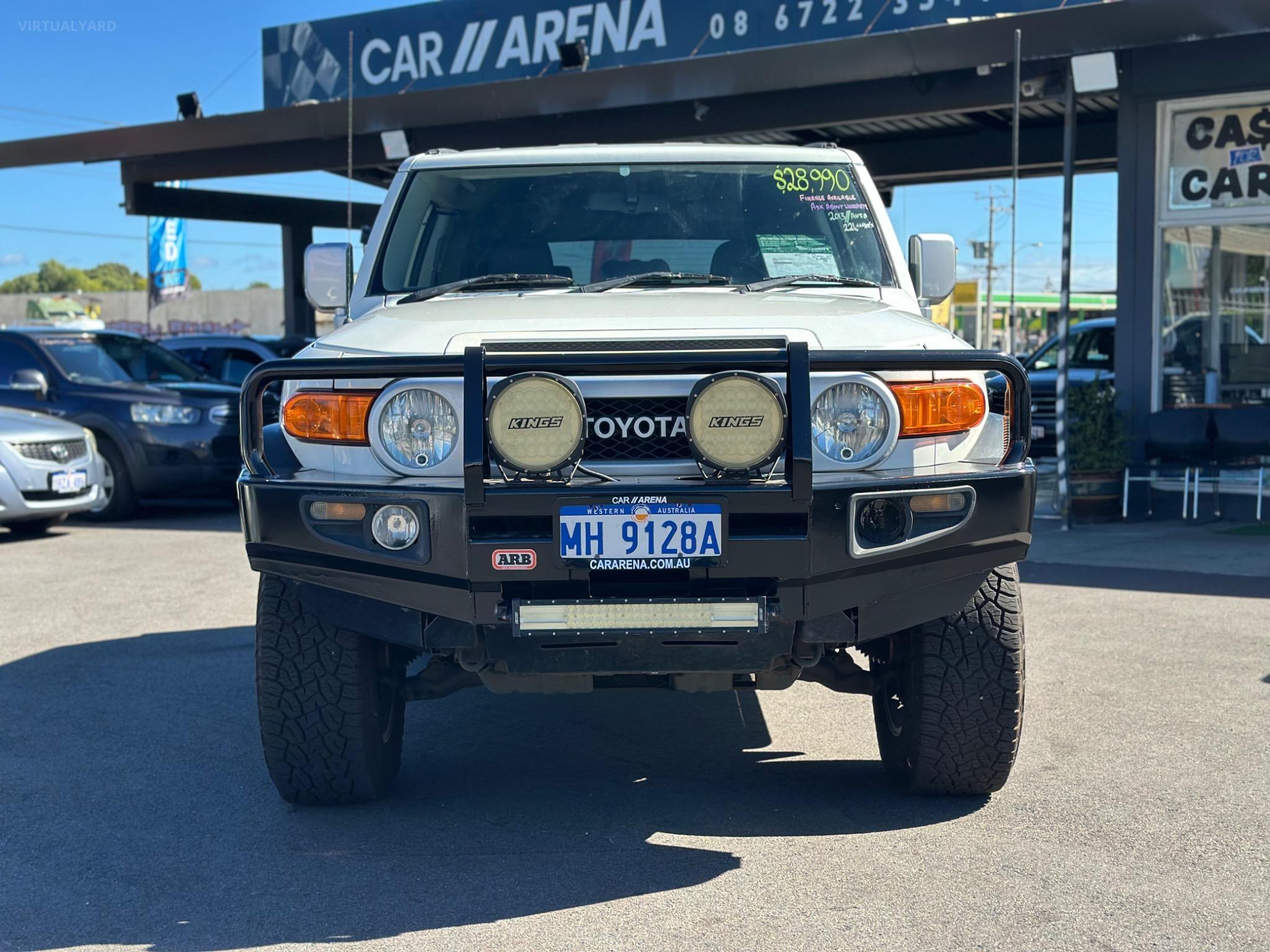 TOYOTA FJ CRUISER