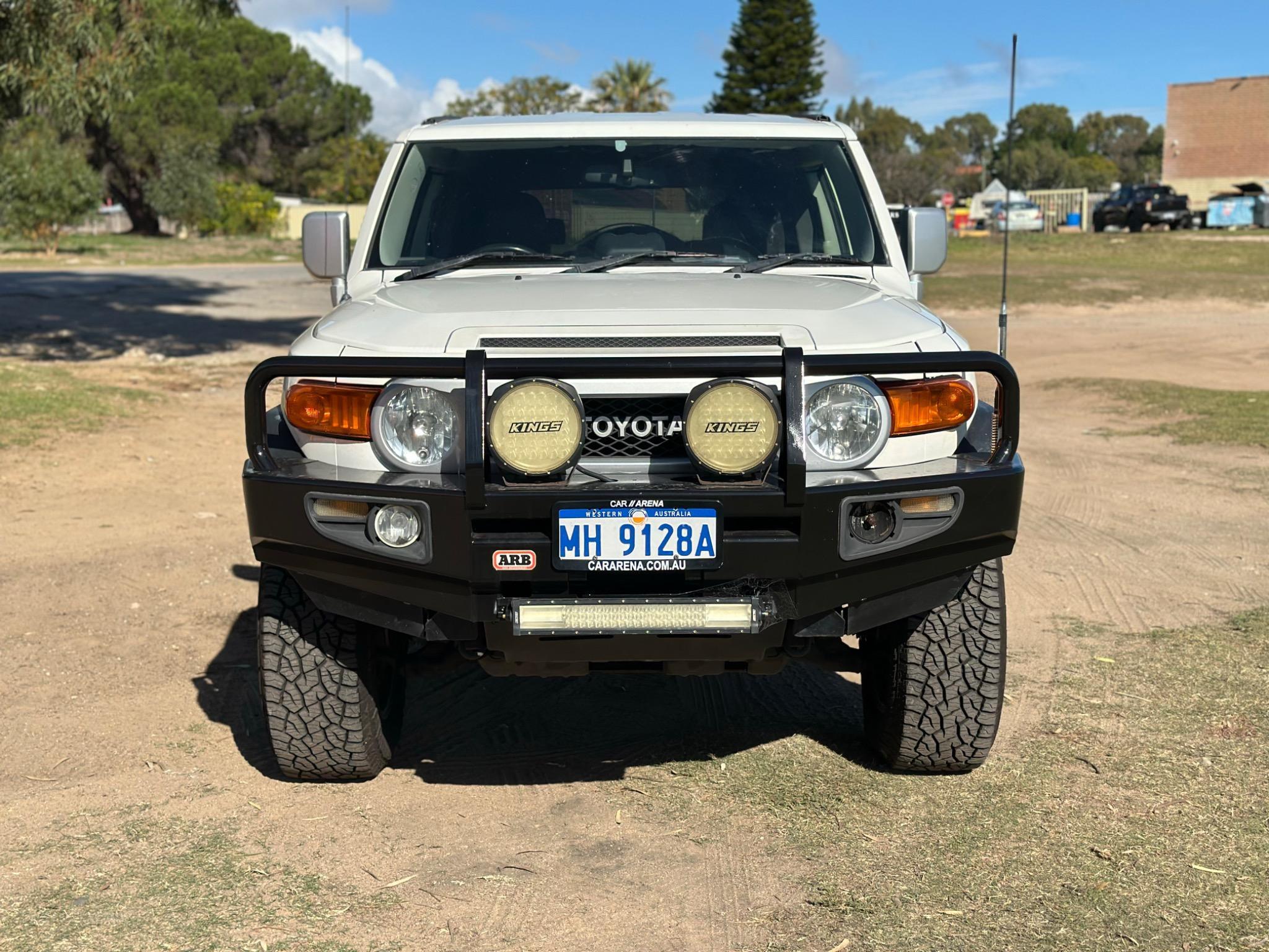 TOYOTA FJ CRUISER
