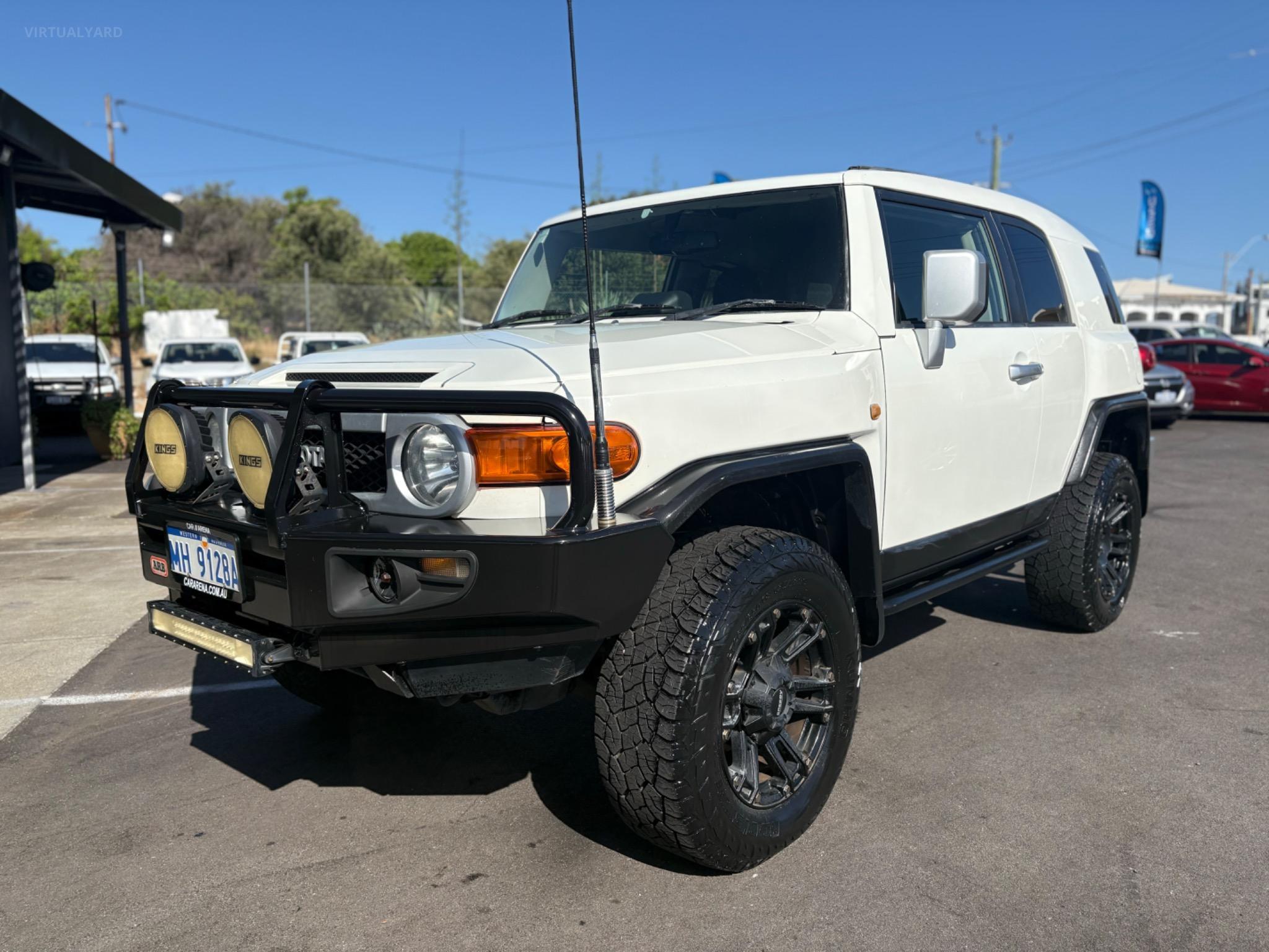 TOYOTA FJ CRUISER
