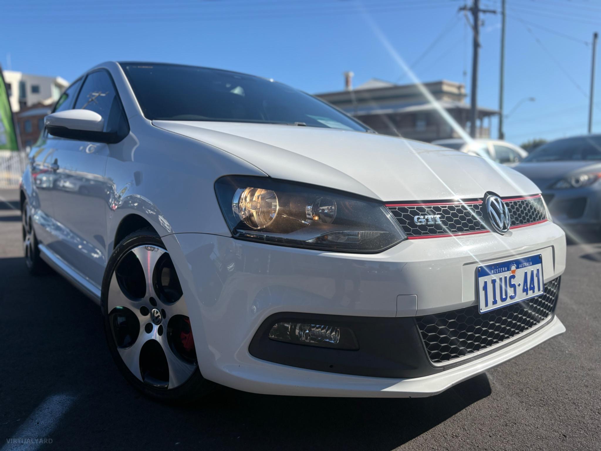 VOLKSWAGEN POLO