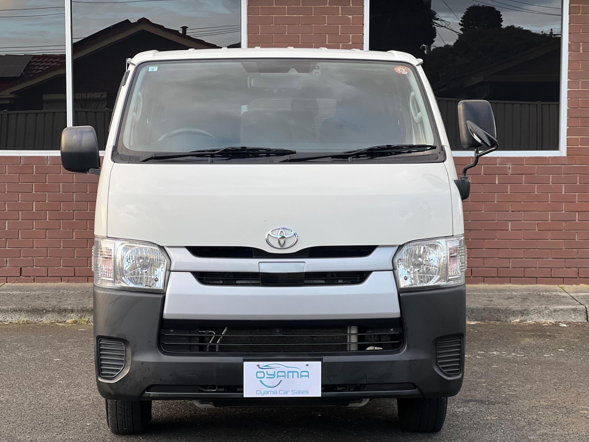 TOYOTA HIACE 4WD