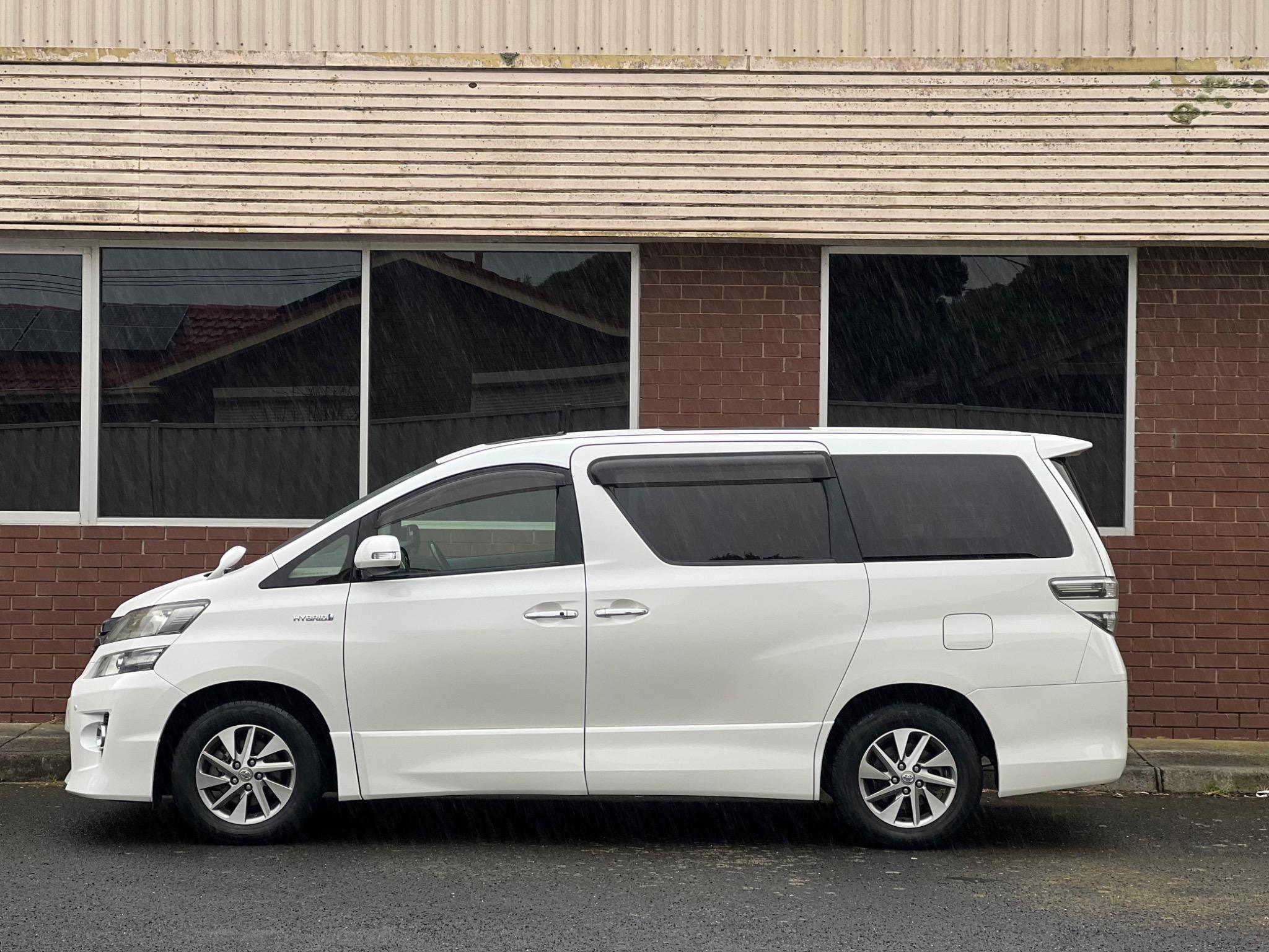 TOYOTA VELLFIRE HYBRID