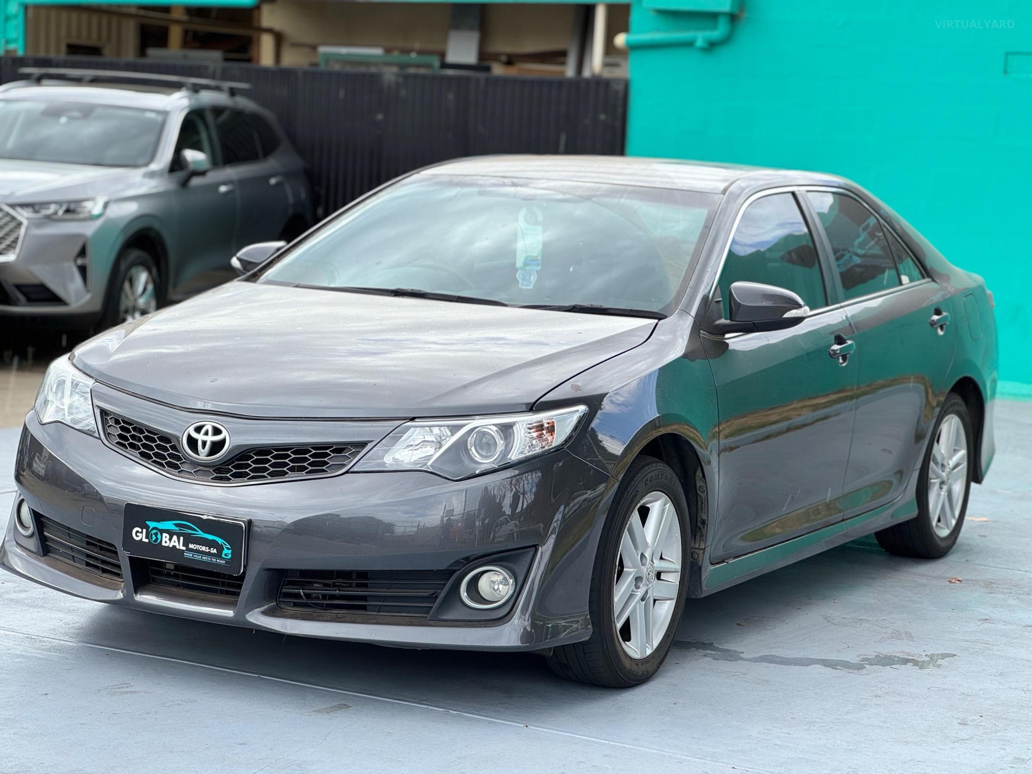 TOYOTA CAMRY