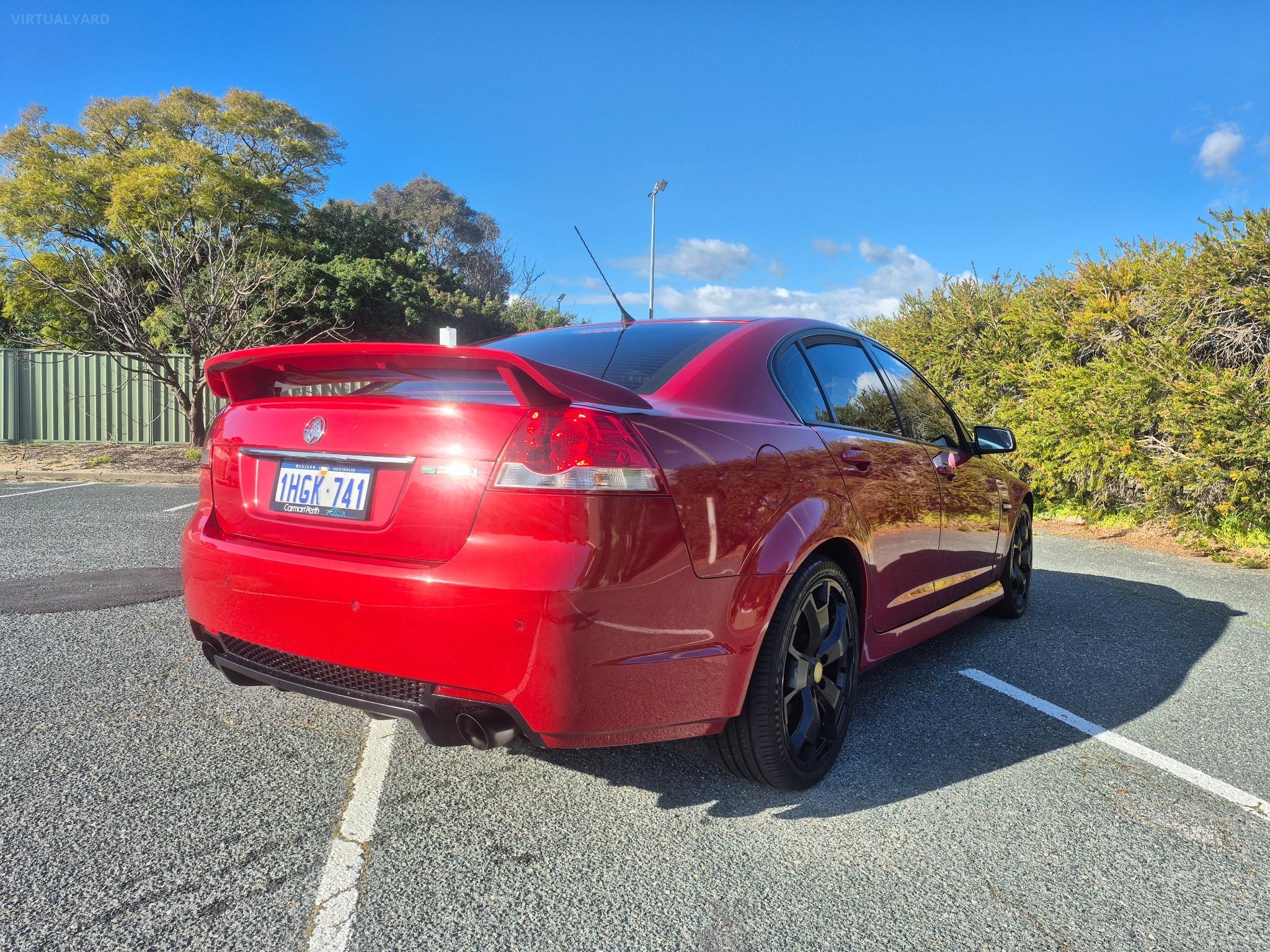 HOLDEN COMMODORE