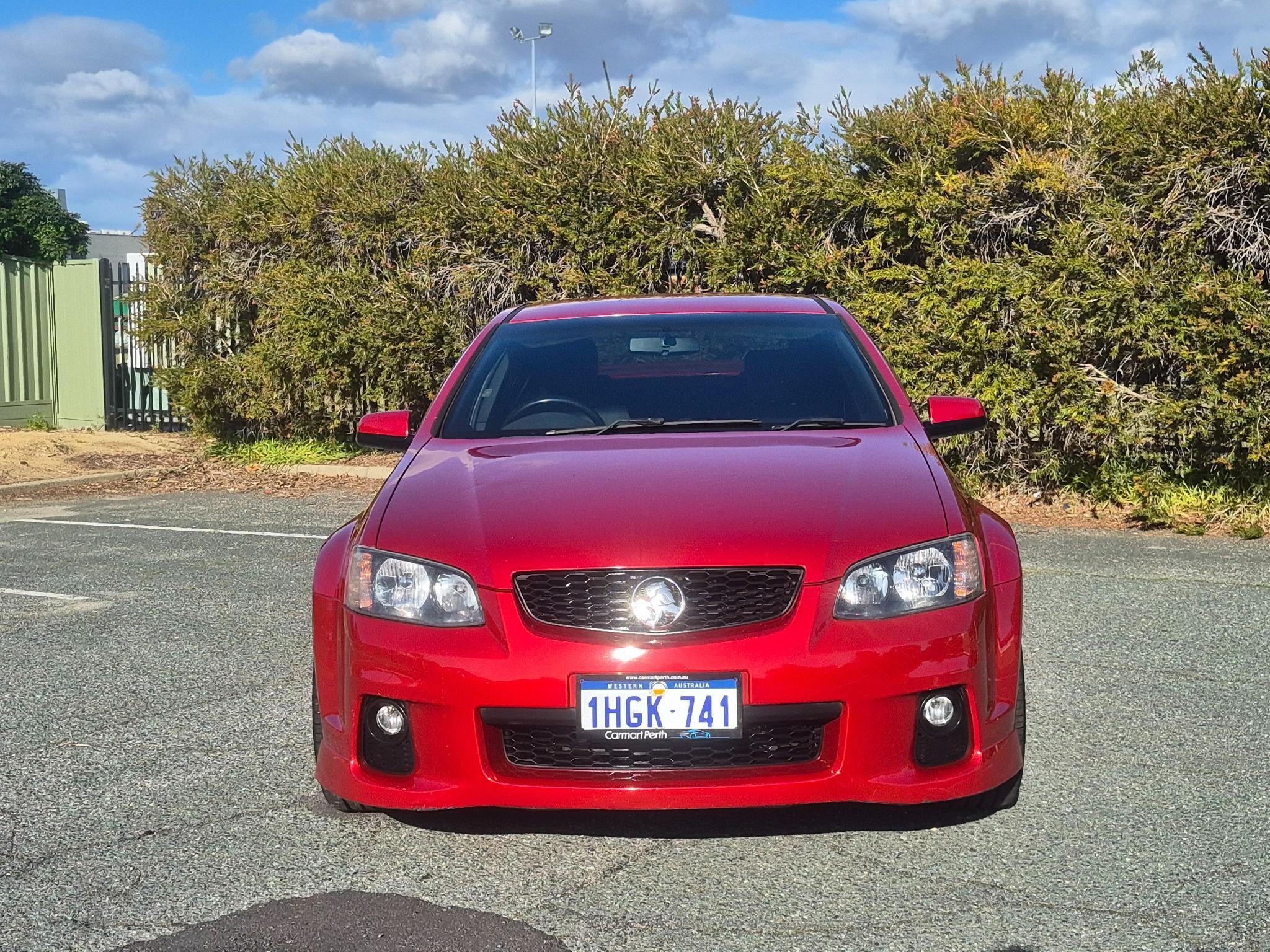 HOLDEN COMMODORE