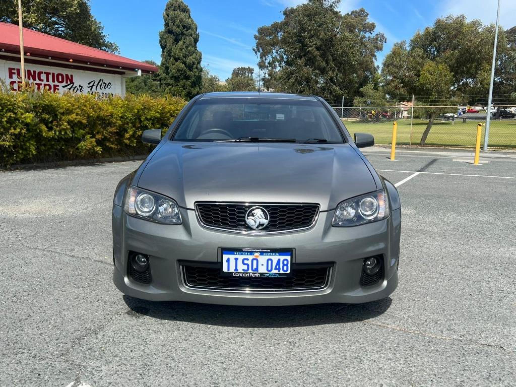 HOLDEN COMMODORE