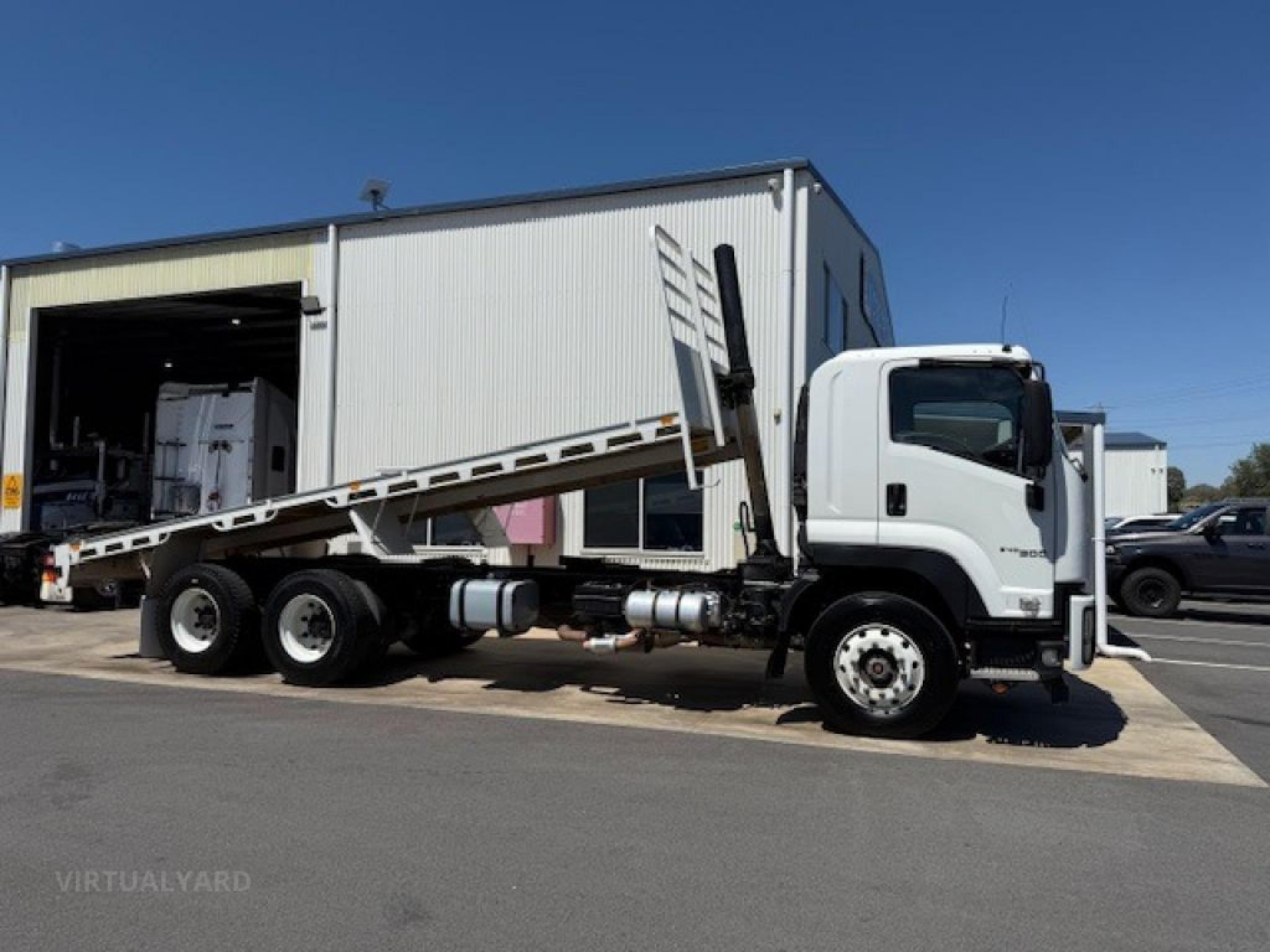 Isuzu FVY SERIES 240-300