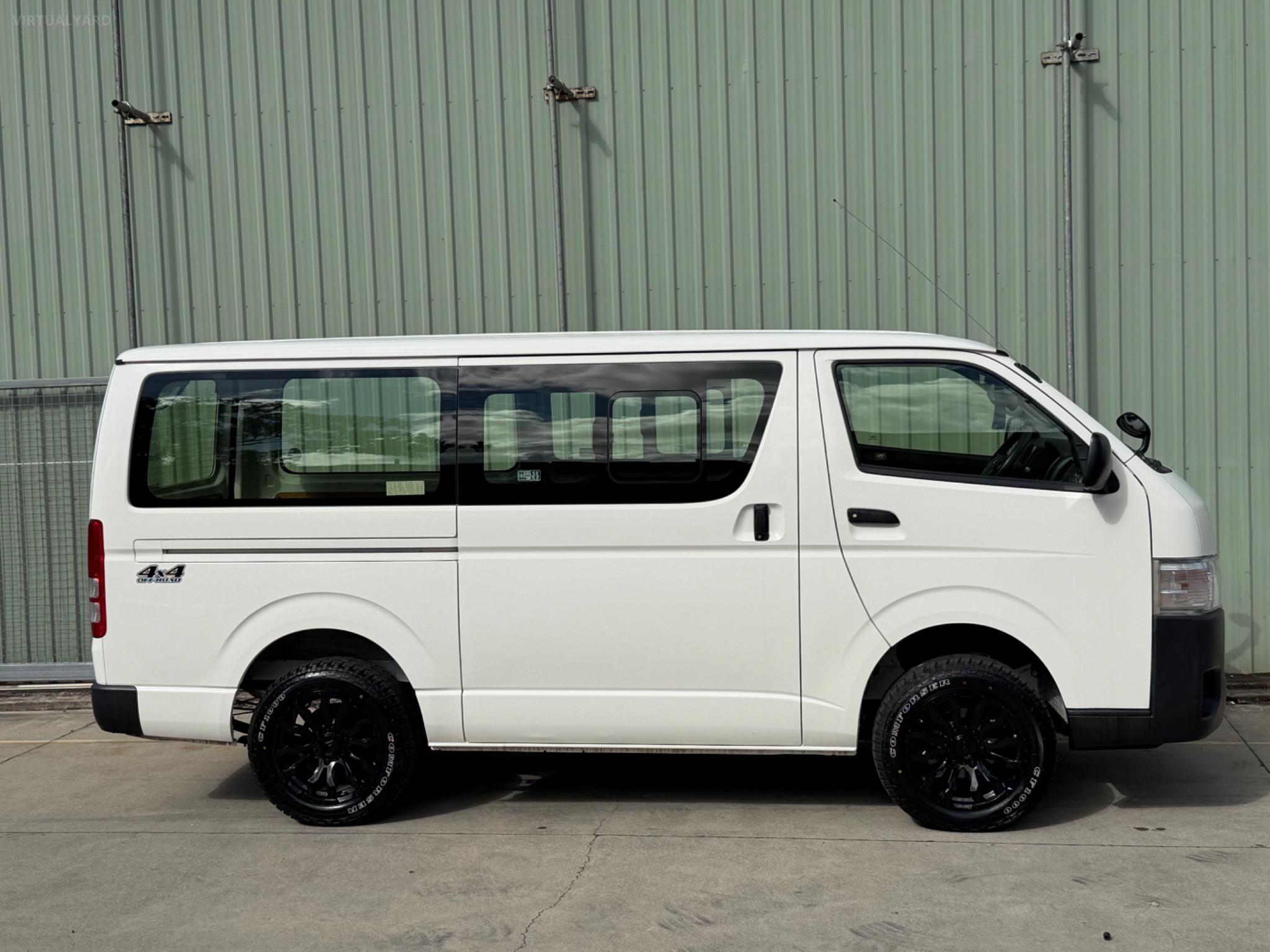 TOYOTA HIACE
