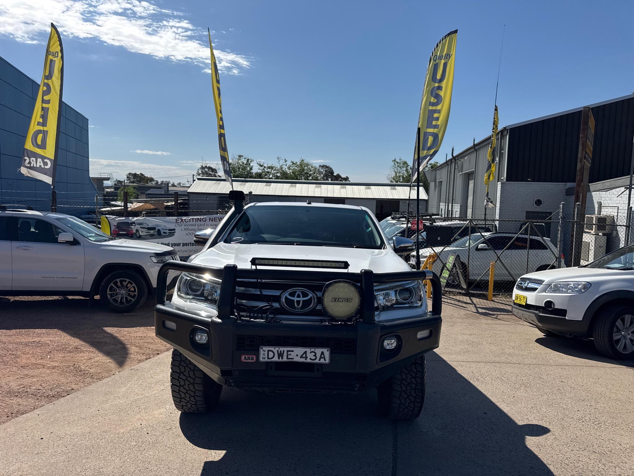 TOYOTA HILUX