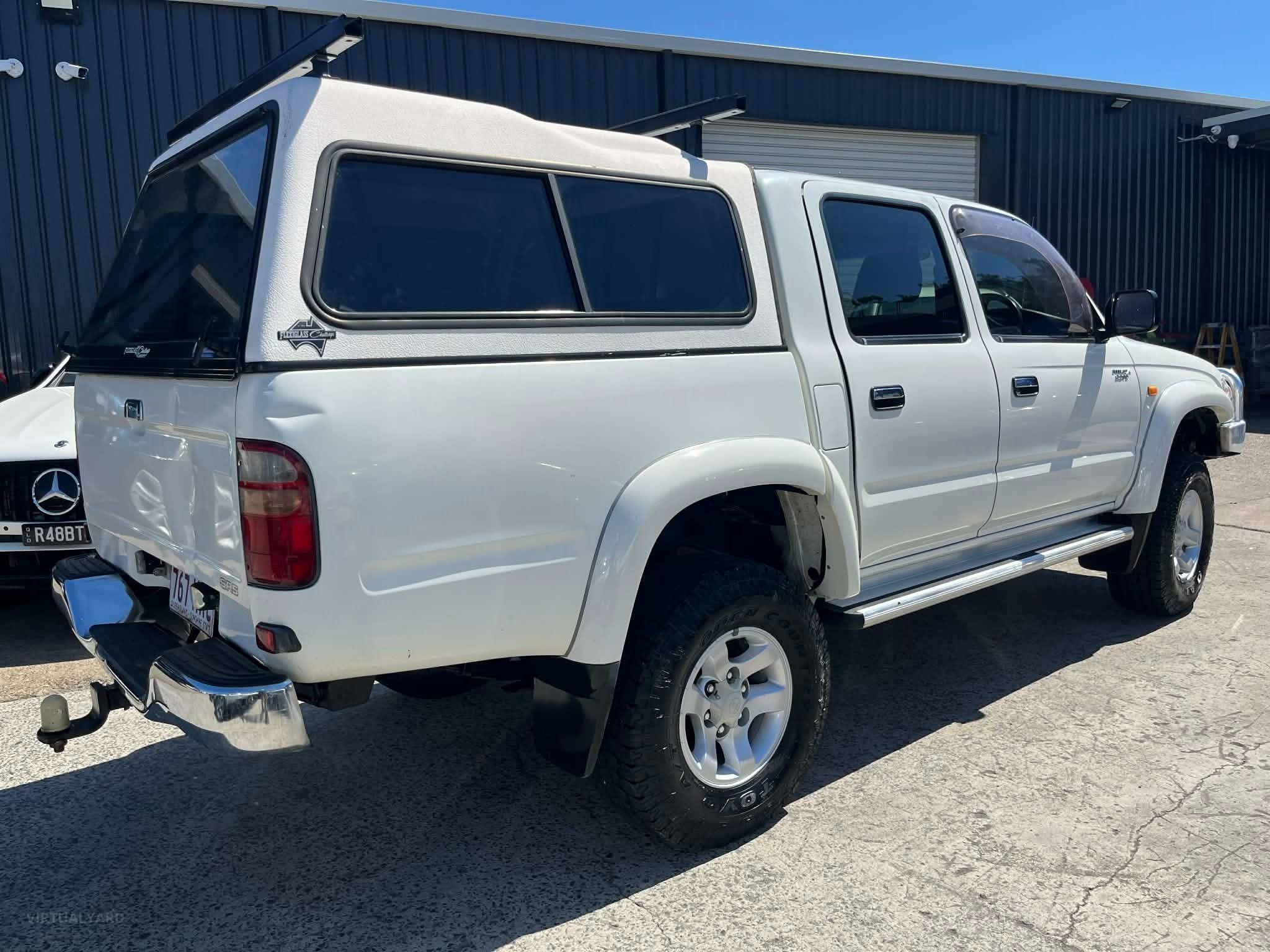 TOYOTA HILUX