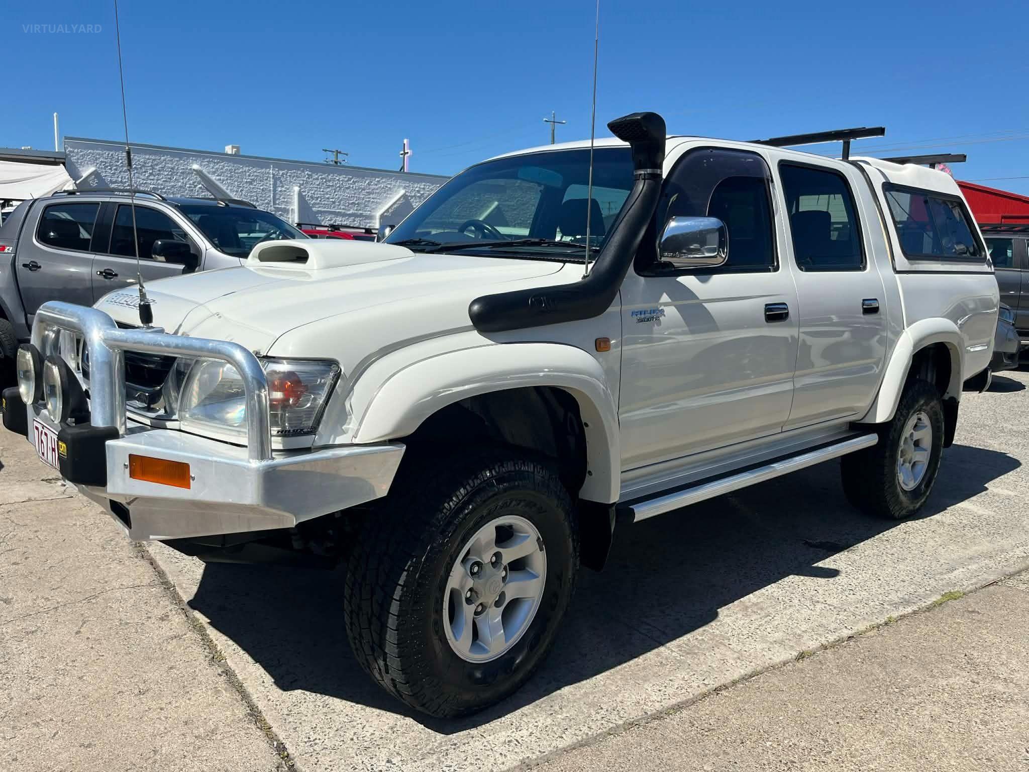 TOYOTA HILUX