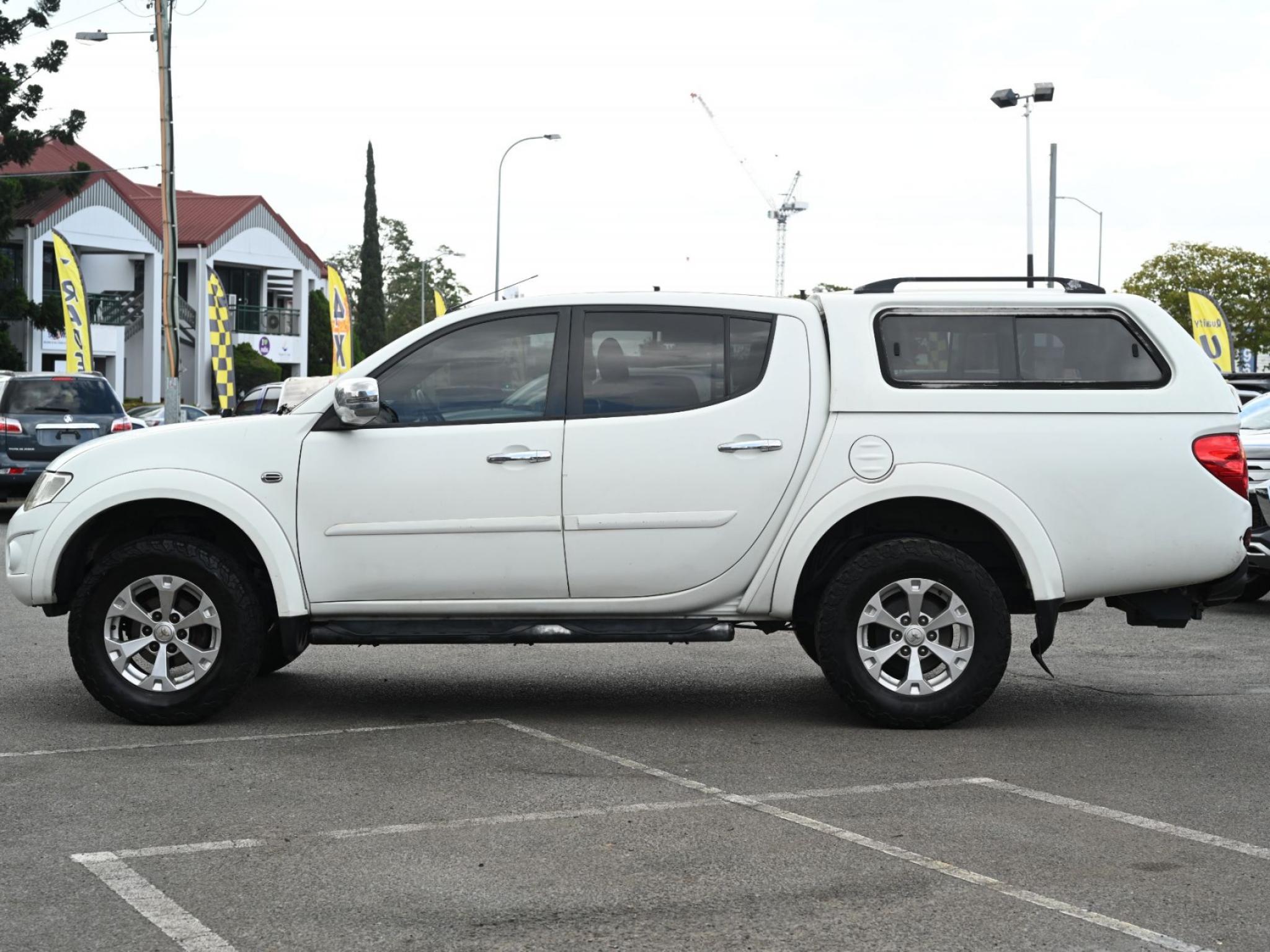 Mitsubishi  Triton