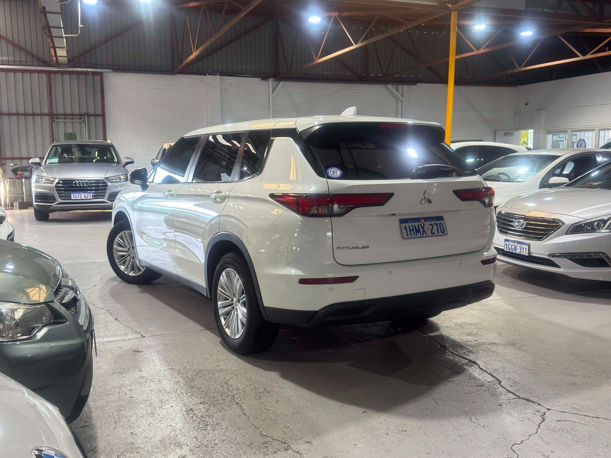 MITSUBISHI OUTLANDER