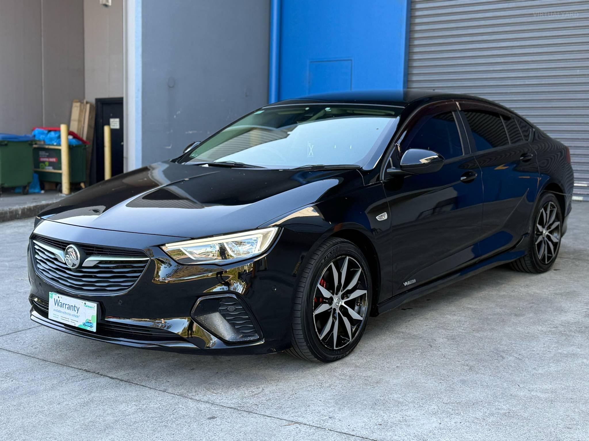 HOLDEN COMMODORE