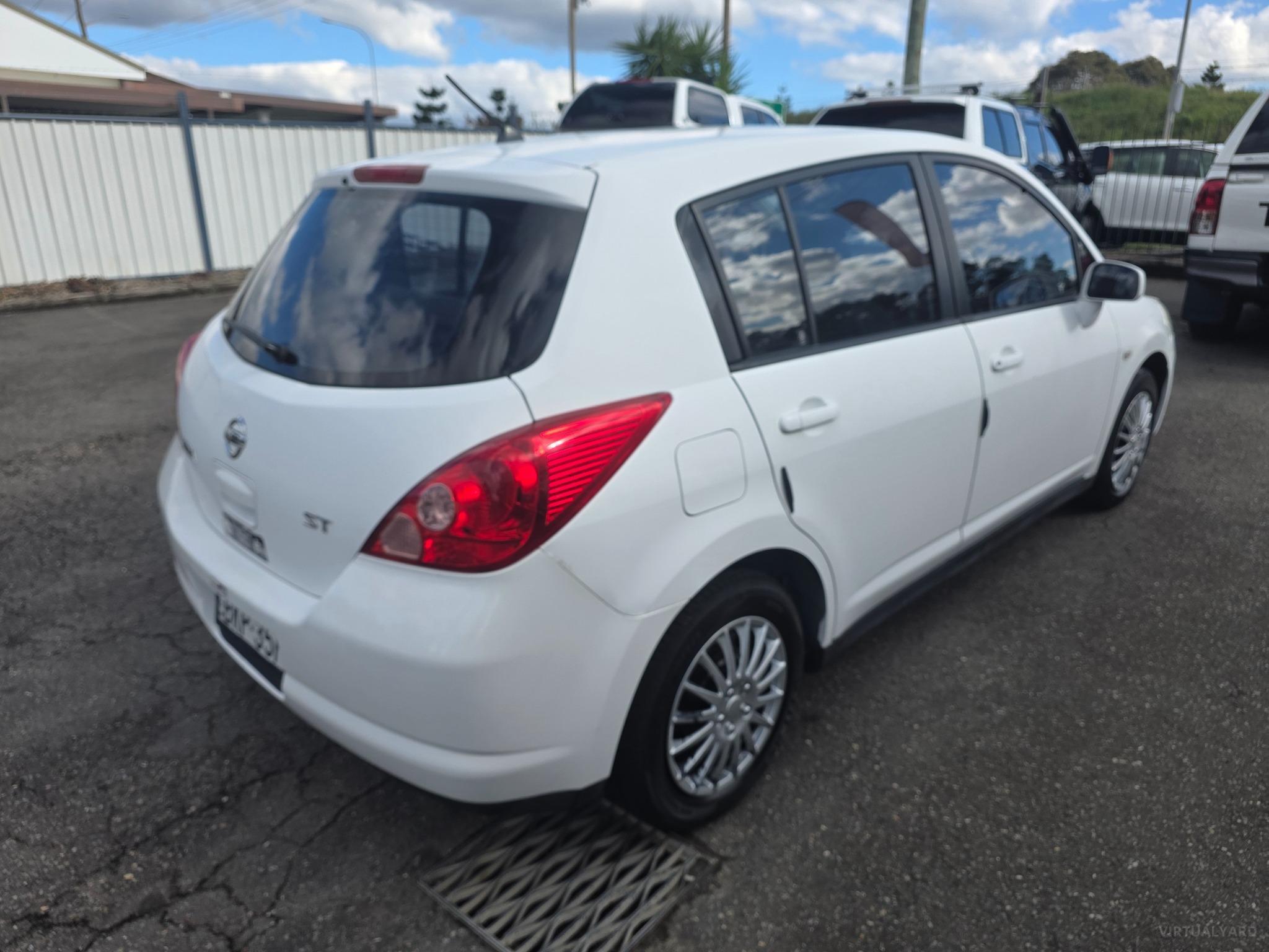 NISSAN TIIDA