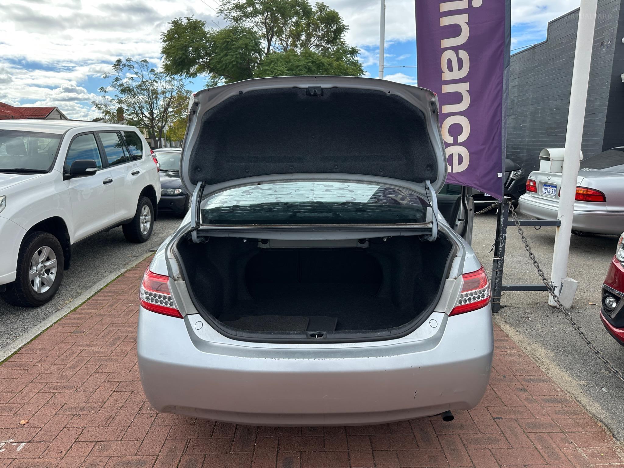 TOYOTA CAMRY