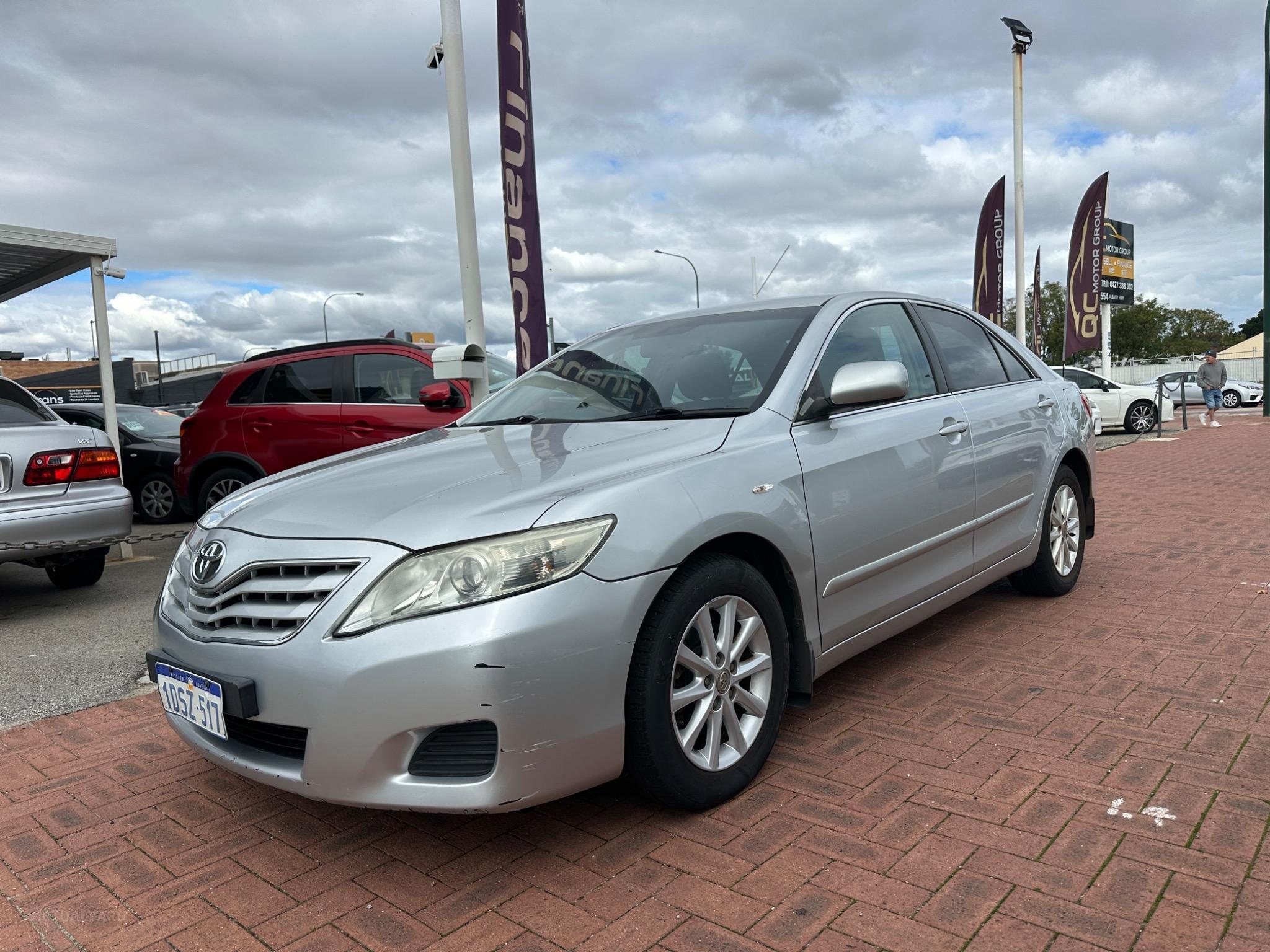 TOYOTA CAMRY