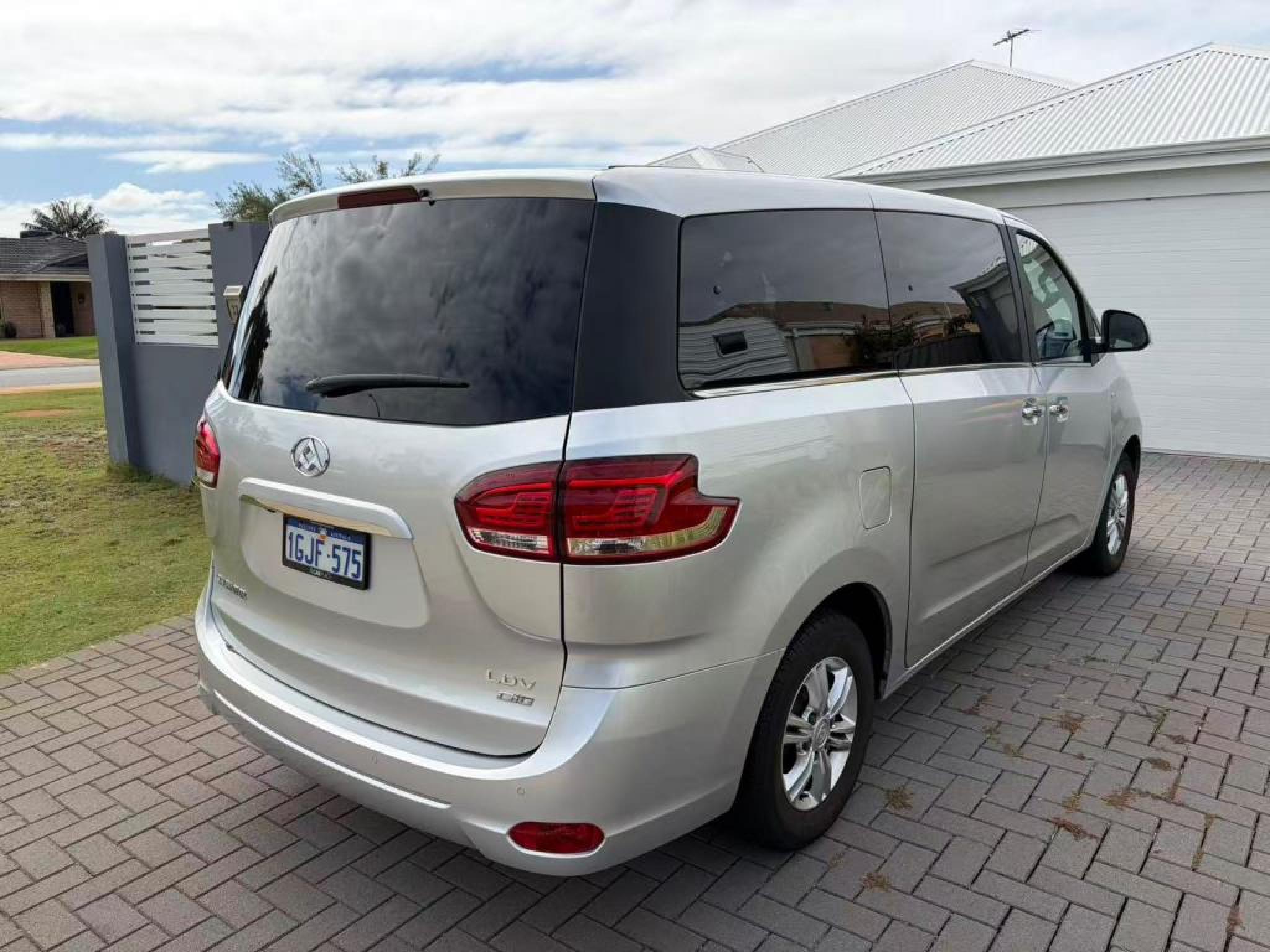 LDV G10