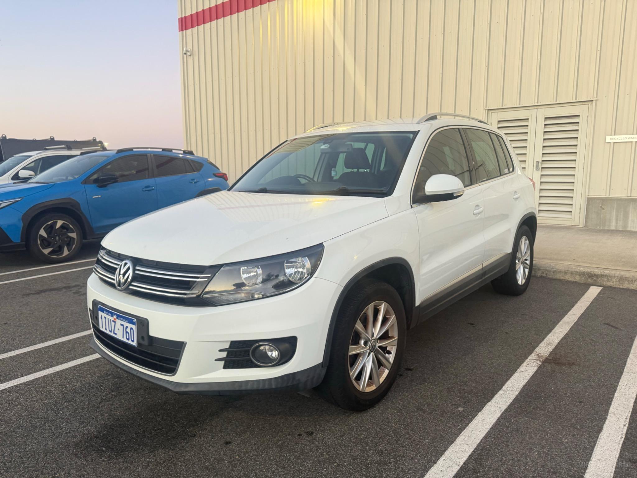 VOLKSWAGEN TIGUAN