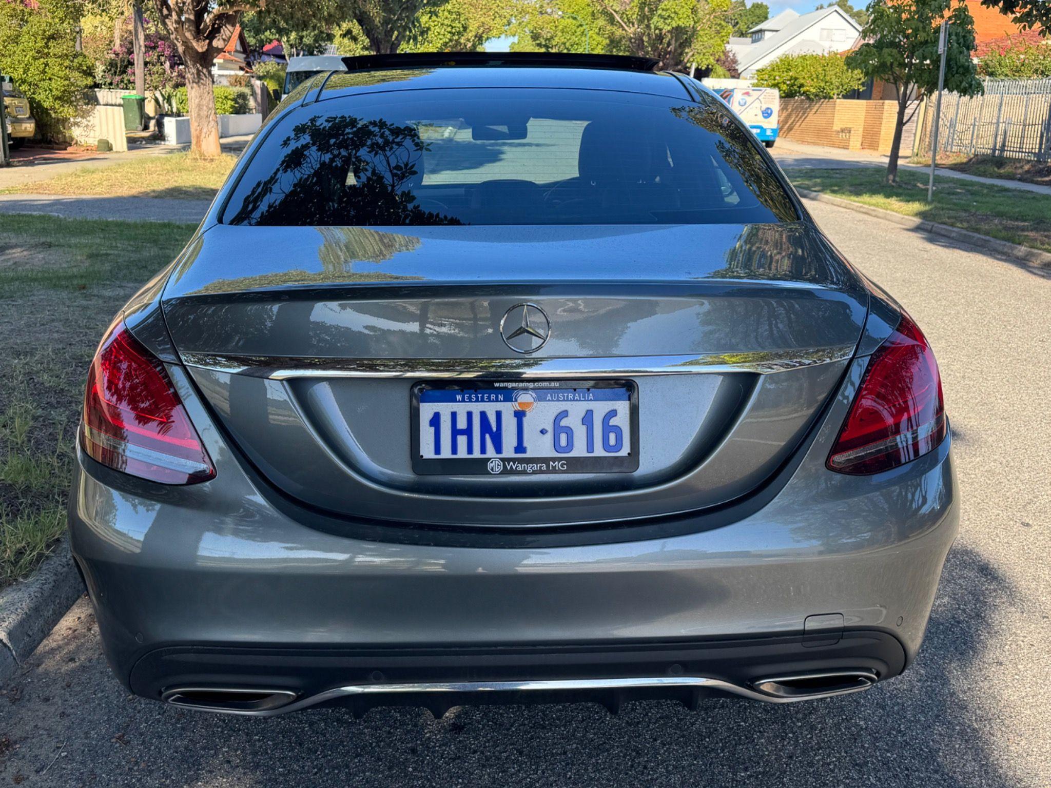 MERCEDES-BENZ C200