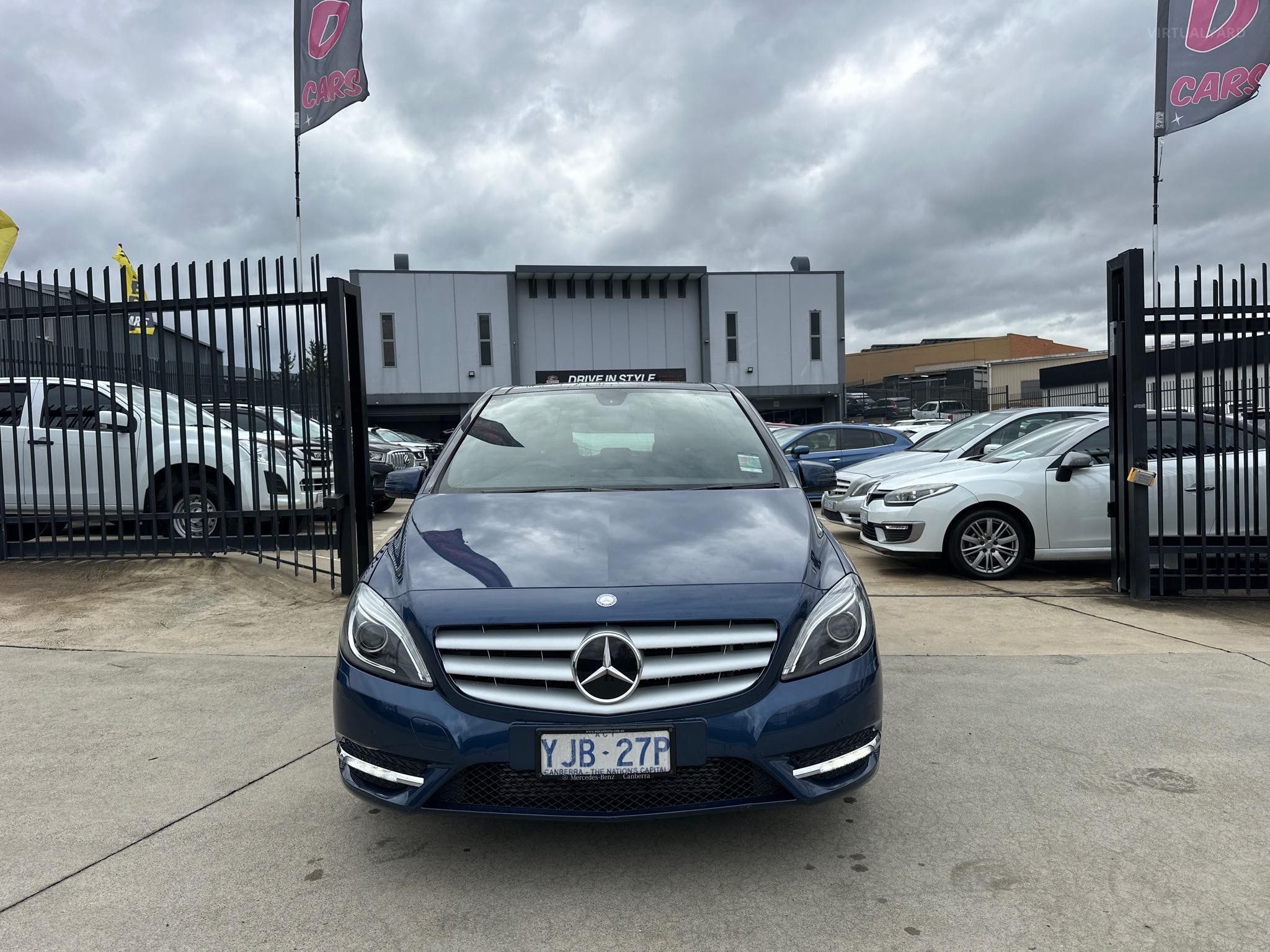 MERCEDES-BENZ B180