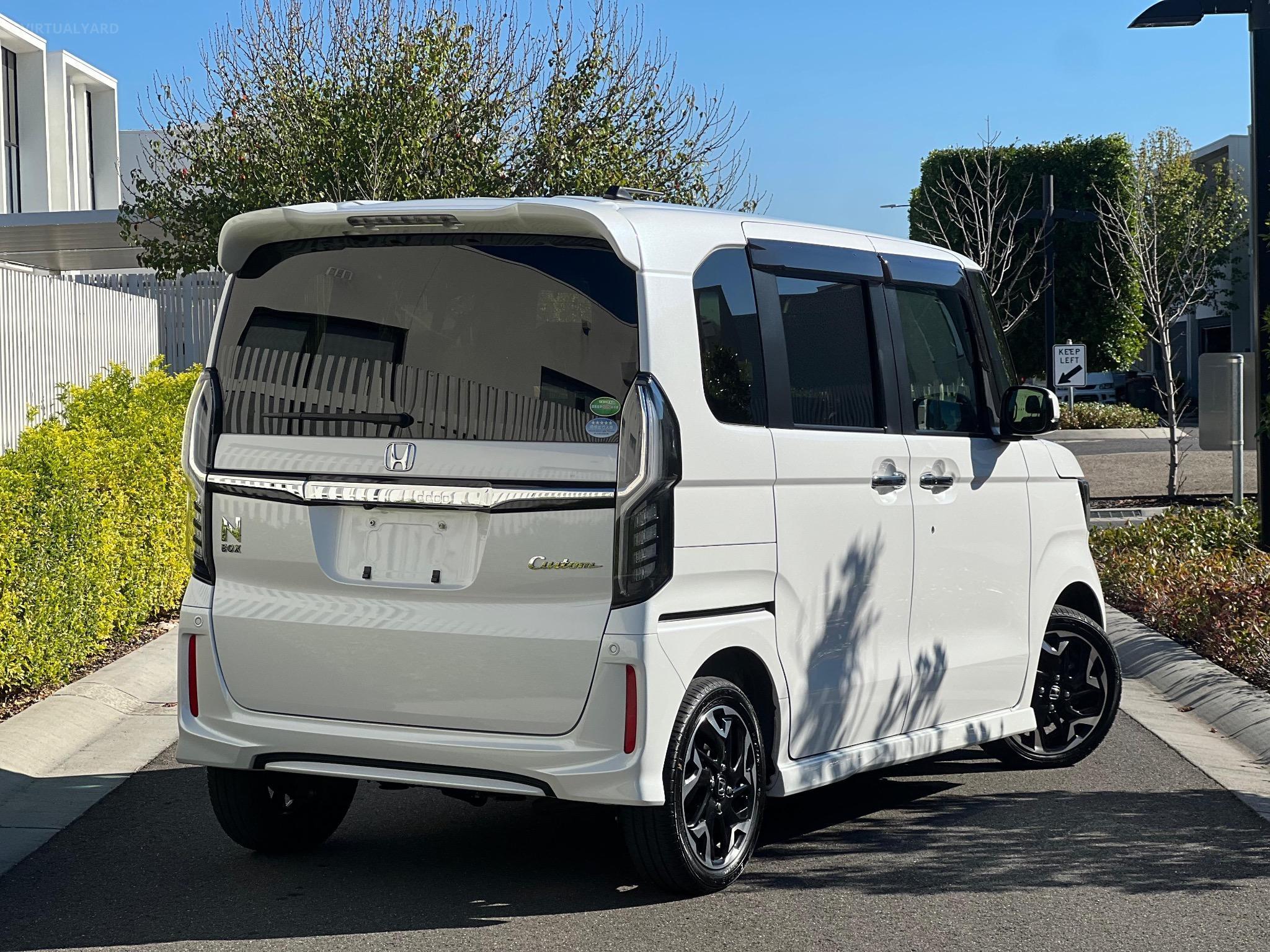 HONDA N-BOX 4WD