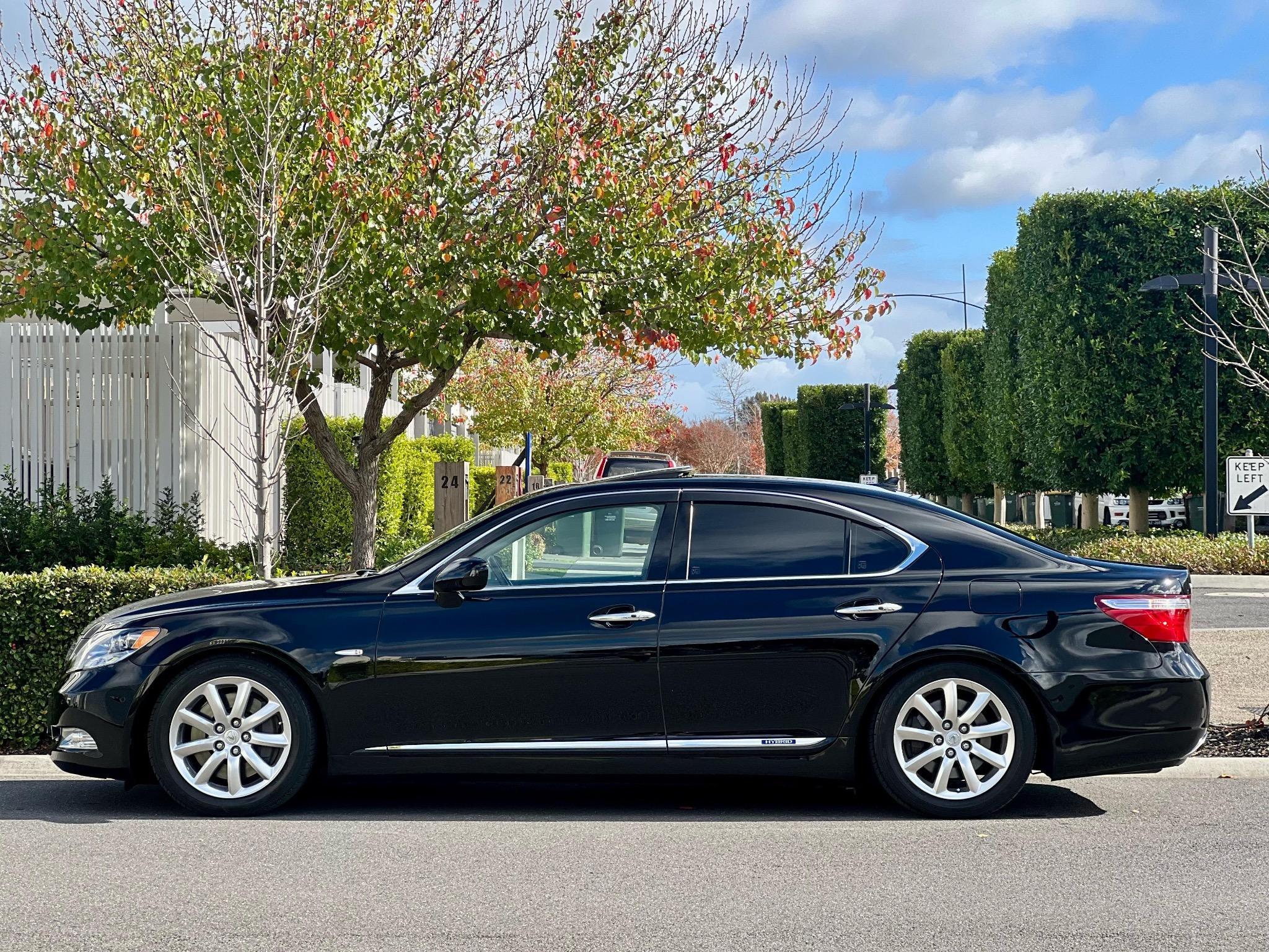 LEXUS LS600h