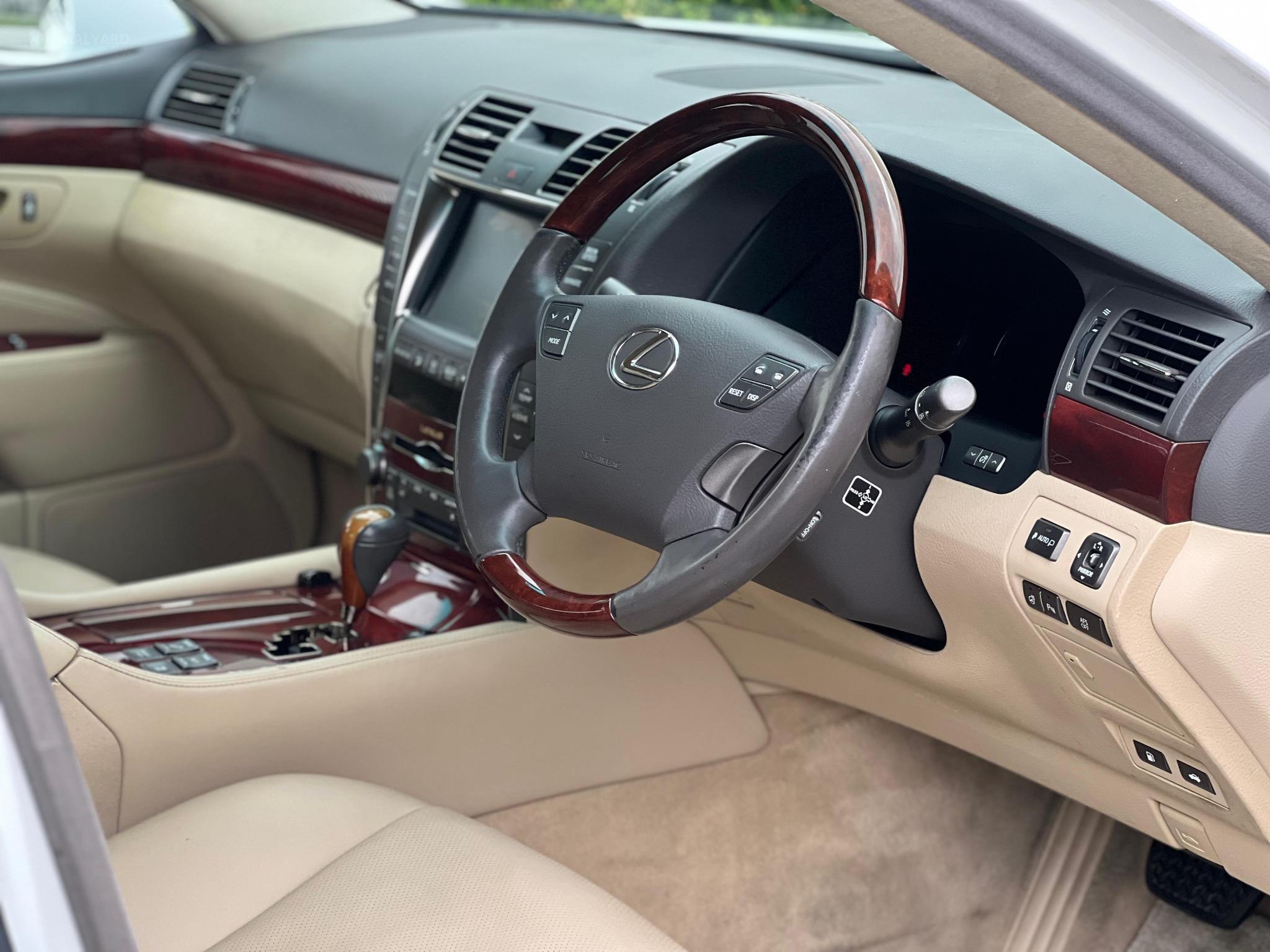 LEXUS LS460