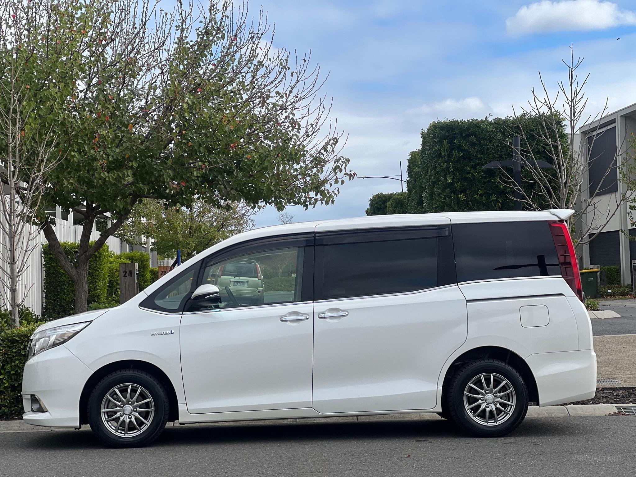 TOYOTA ESQUIRE HYBRID